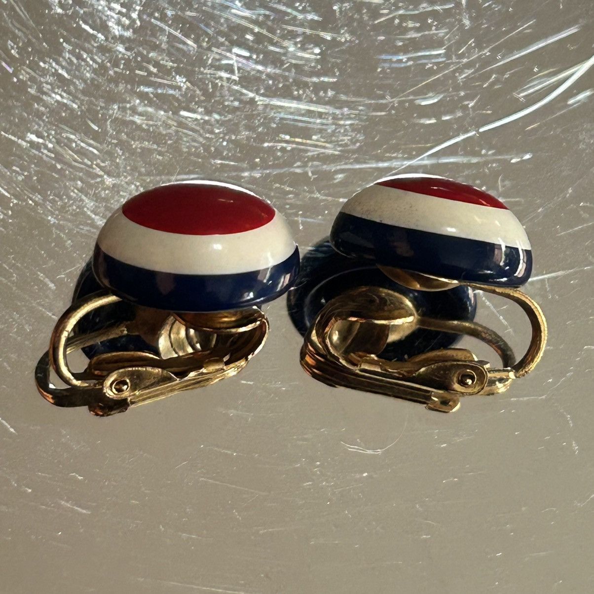 Vintage Vintage 70s red white and blue bullseye clip on earrings Size ONE SIZE - 3 Thumbnail