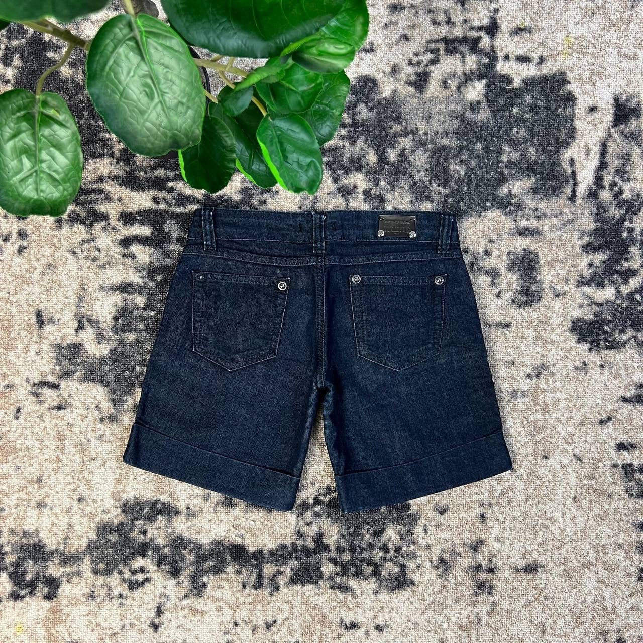 Dolce & Gabbana Dolce & Gabbana Luxury Mini Logo Denim Shorts Size 28" / US 6 / IT 42 - 2 Thumbnail