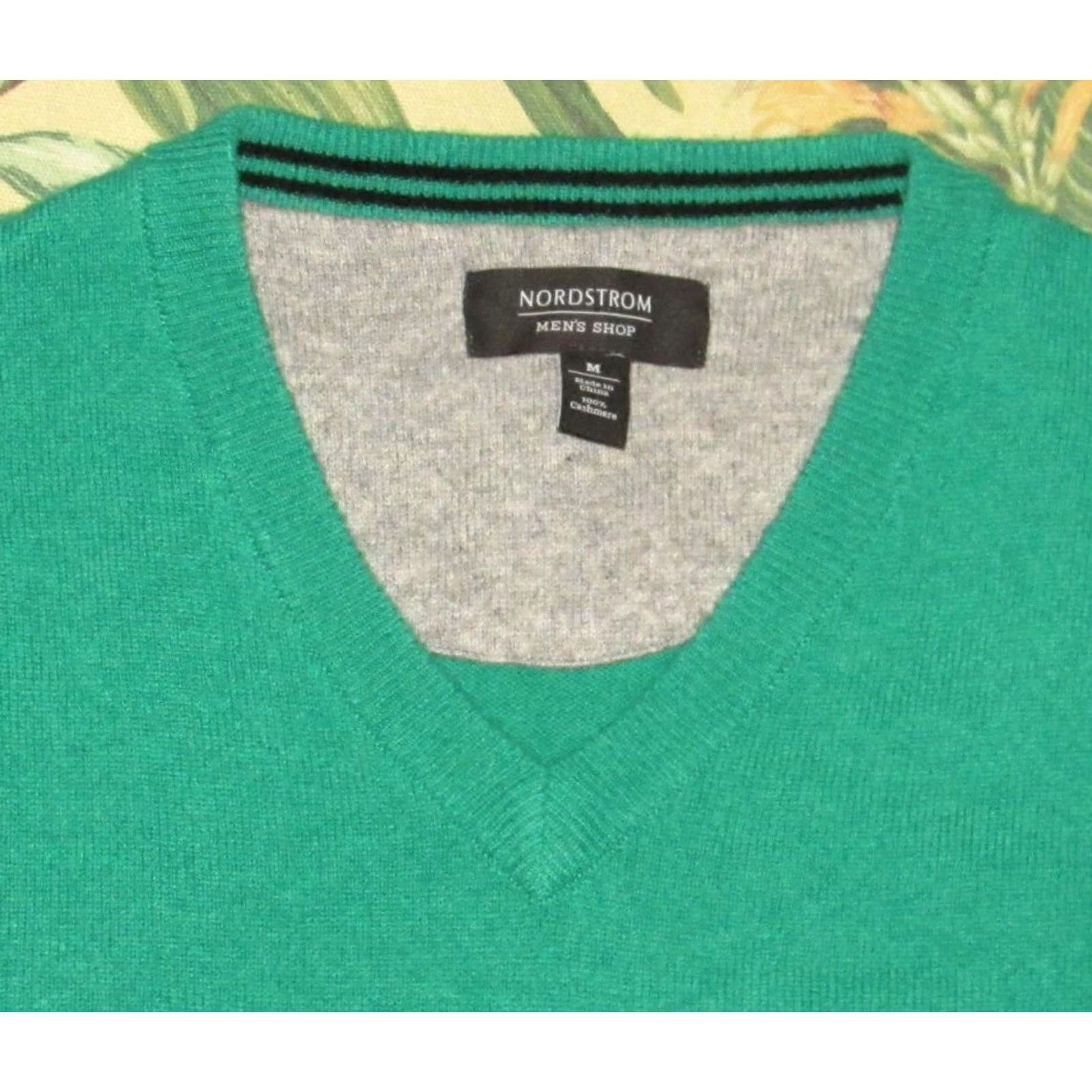 Nordstrom NORDSTROM Kelly Green Cashmere V Neck Sweater Medium Men XS-? Size US M / EU 48-50 / 2 - 2 Thumbnail