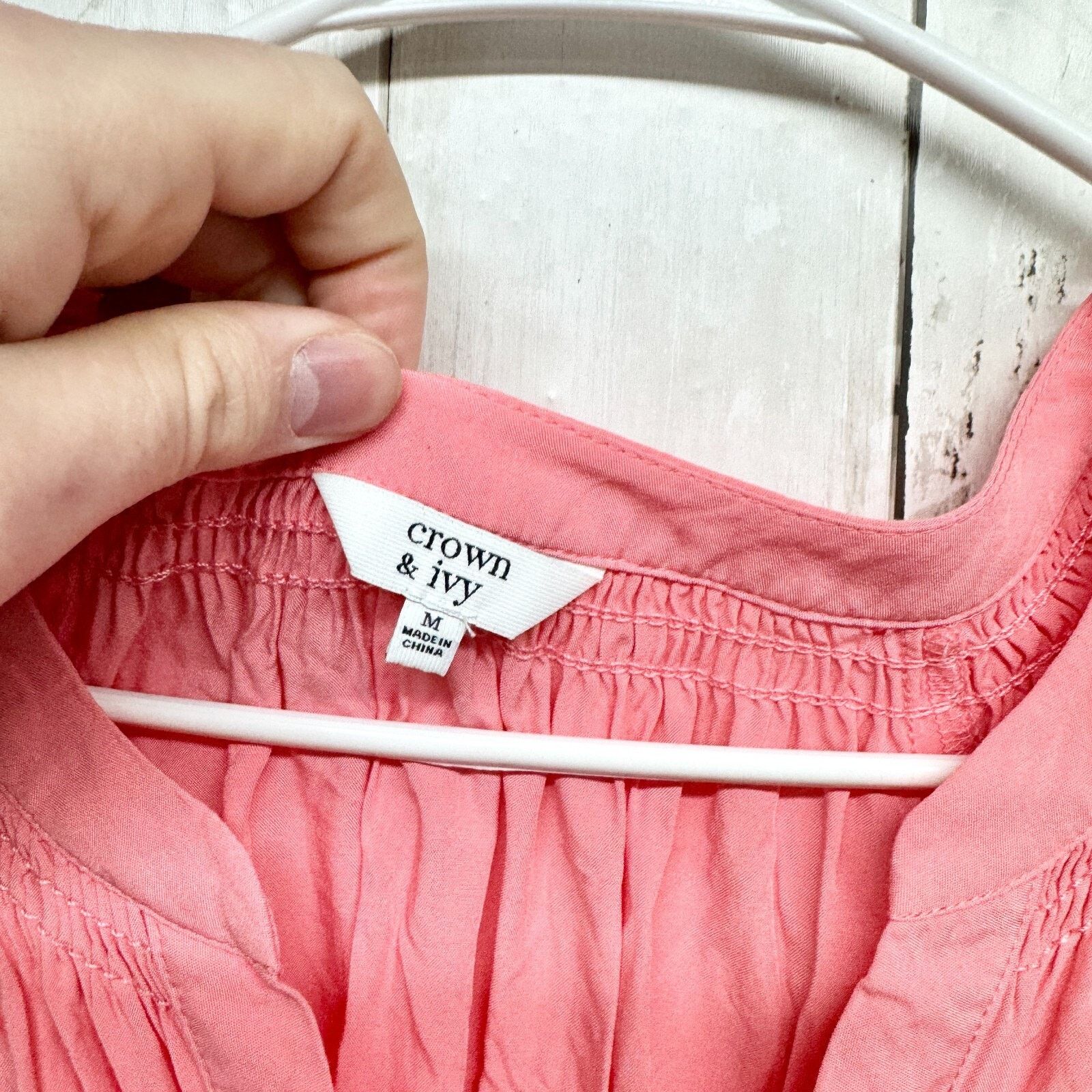 Other Crown & Ivy Blouse Size Medium Pink Puff Sleeve Deep V Neck Size M / US 6-8 / IT 42-44 - 2 Thumbnail