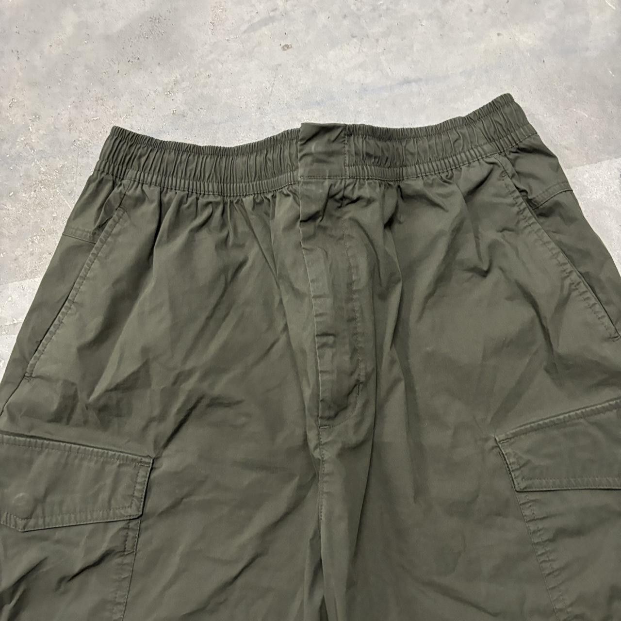 Nike × Vintage Crazy Vintage Y2K/2000s Olive Green Nike Streetwear Casual Shorts! Size US 32 / EU 48 - 2 Thumbnail
