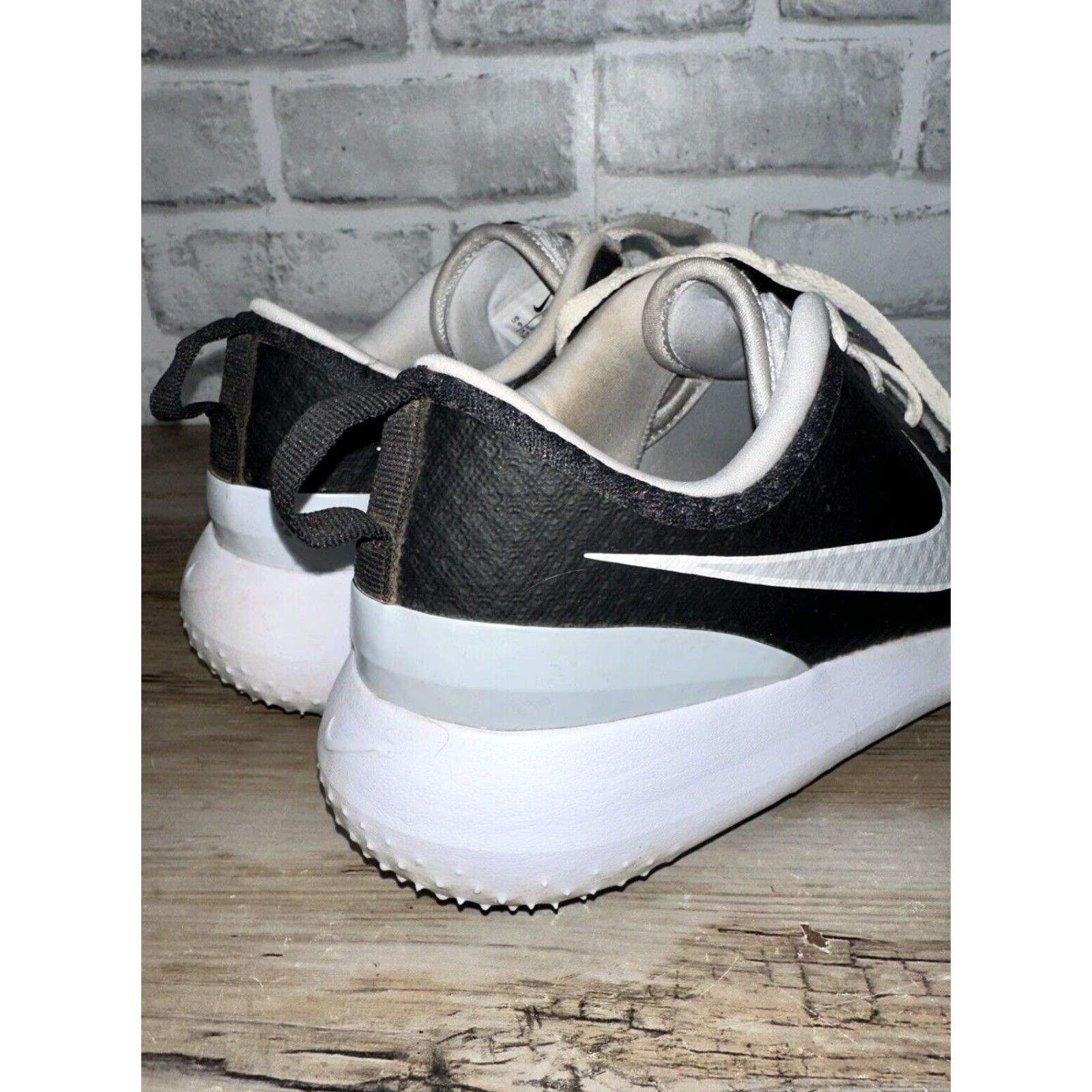 Nike VINTAGE Nike Men’s Roshe G Golf Sneakers Size 9 Black Gray Athletic Shoes Mens Size US 9 / EU 42 - 4 Thumbnail