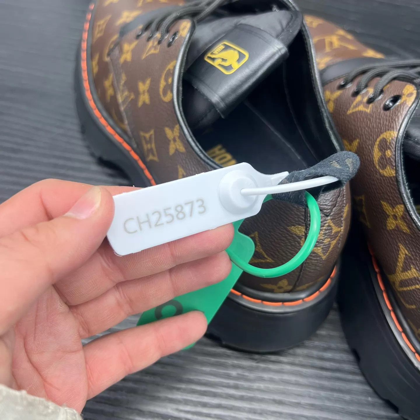 Louis Vuitton LV x NBA Bold Full Print Leather Shoes 7.5/41.5 LN Size US 7.5 / EU 40-41 - 9 Thumbnail