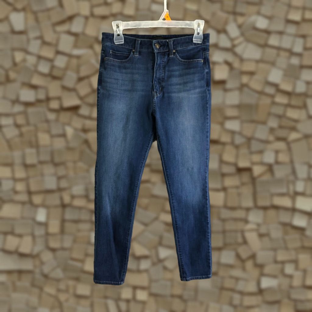 Uniqlo Uniqlo Jeans Womens 27 Mid Rise Medium Wash Blue Denim 5-Pocket Regular Fit Pants Boys? no. Size 27" / US 4 / IT 40 - 1 Thumbnail