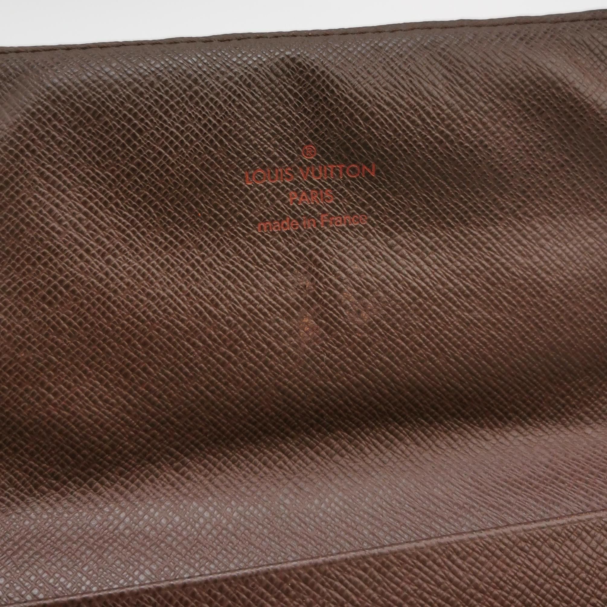 Louis Vuitton Louis Vuitton (LV) Cowhide Checkerboard Snap Button Bag Wal Size ONE SIZE - 2 Thumbnail
