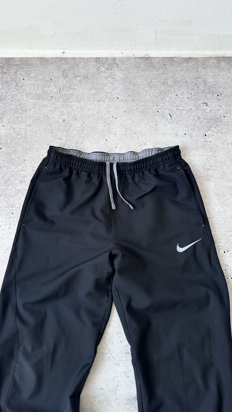 Nike Nike Cargo Style Windpants Drawstring Ankle Hem Warm Up Pant Size US 32 / EU 48 - 3 Thumbnail