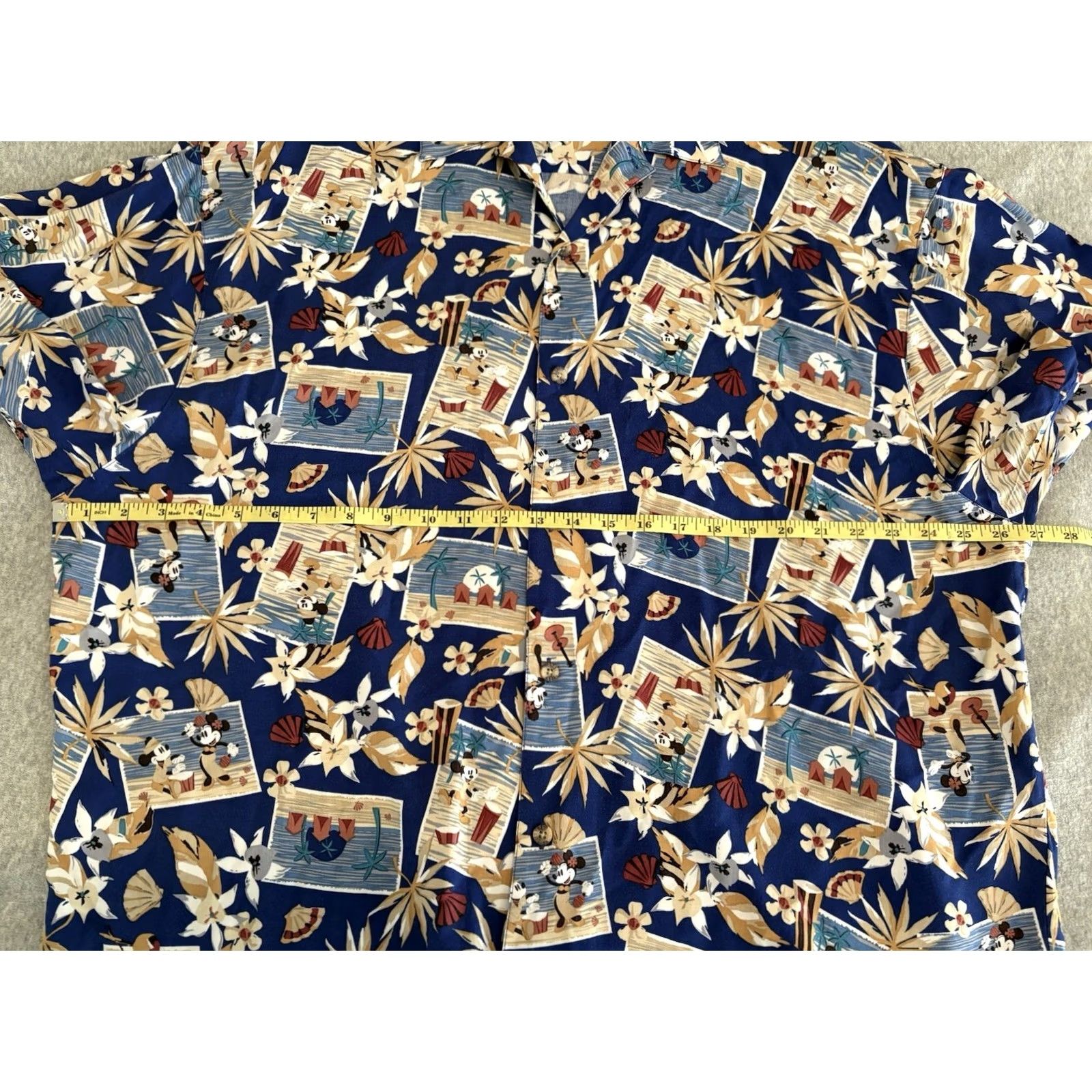 Disney Disney Mickey Mouse Minnie Mouse Button-Up Shirt XL Men Short Sleeve Rayon Hawaiian Beach Tropical Multicolor Size US XL / EU 56 / 4 - 4 Thumbnail