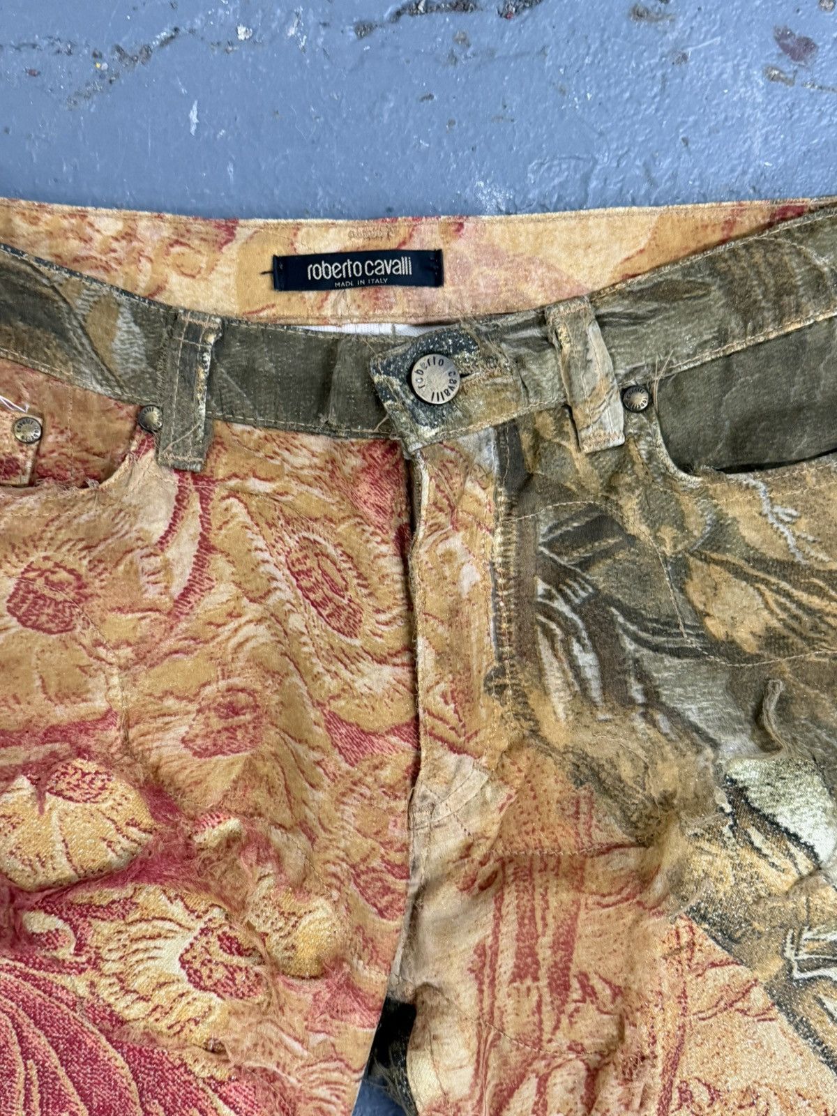 Roberto Cavalli Roberto Cavalli Fall 2001 Runway Distressed Floral Tapestry Size 24" / US 00 / IT 34 - 5 Thumbnail