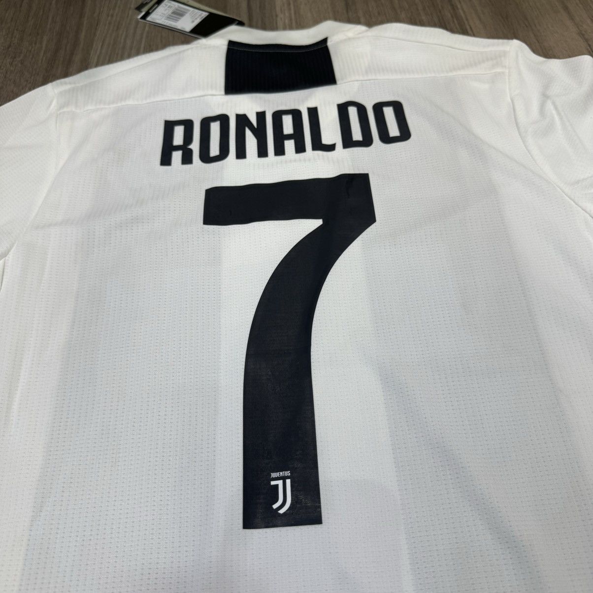 Adidas Juventus 18/19 player issue home shirt #7 Ronaldo(bnwt) Size US M / EU 48-50 / 2 - 7 Thumbnail