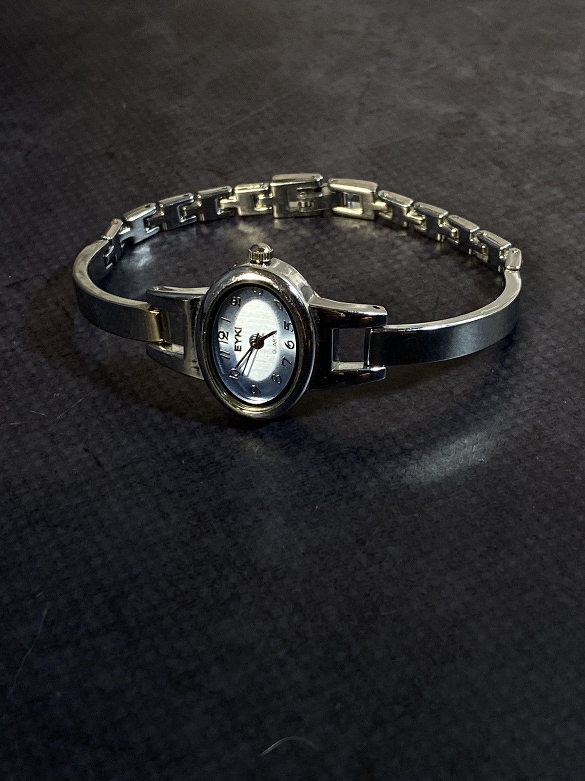 Japanese Brand × Jewelry Minimalist Oval Quartz Watch Japanese Brand Size ONE SIZE - 5 Thumbnail