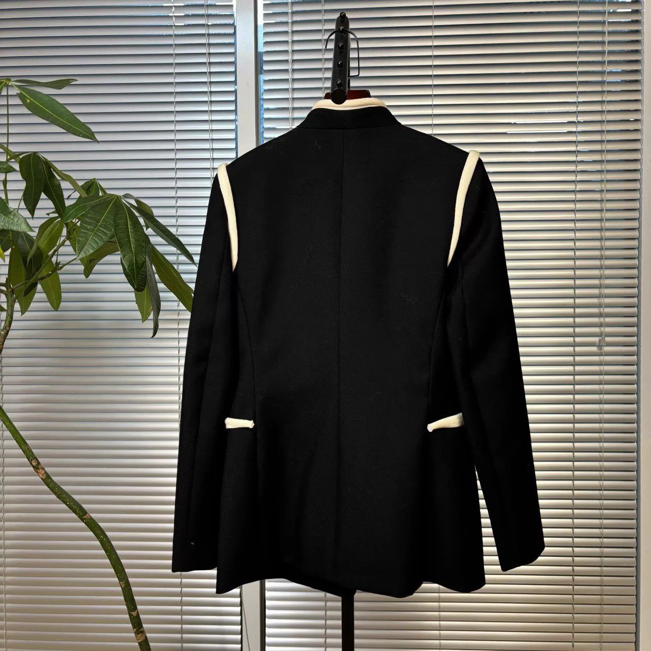 Louis Vuitton LOUISVUITTON women's blazer CL01384 Size XS / US 0-2 / IT 36-38 - 5 Thumbnail