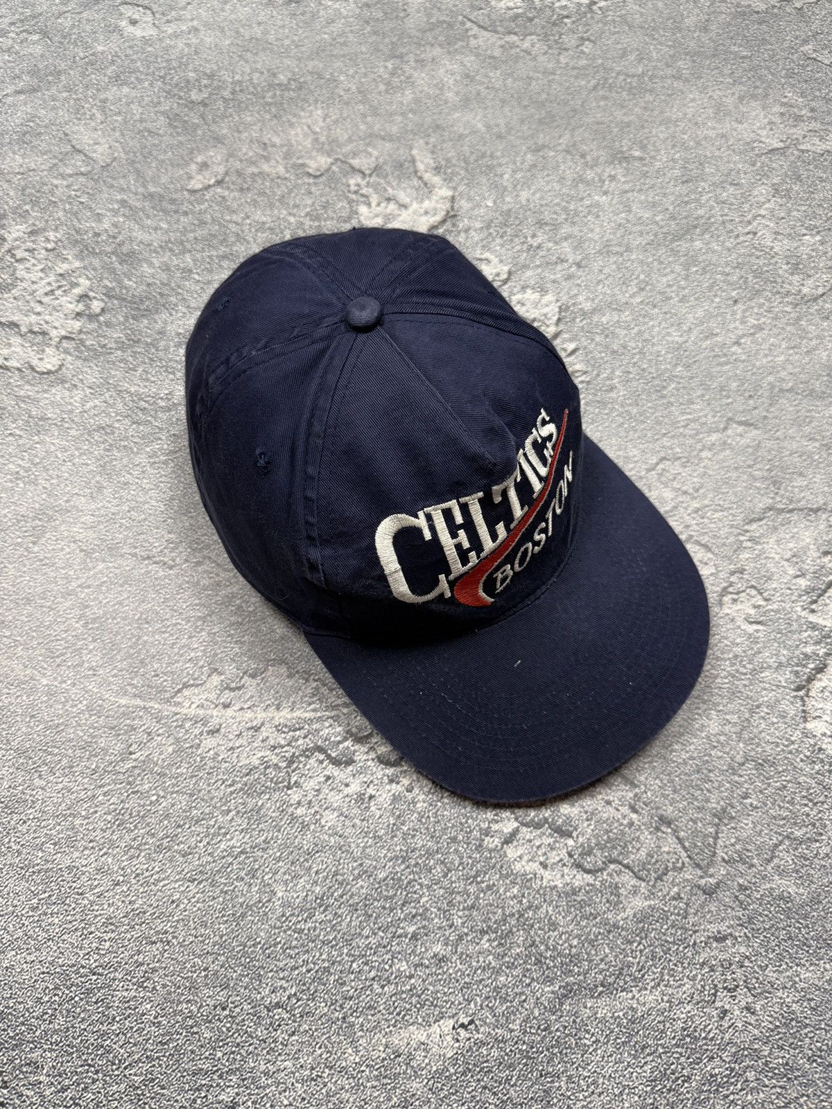 NBA × Starter × Vintage Vintage 90s Cap Boston Celtics Size ONE SIZE - 2 Thumbnail