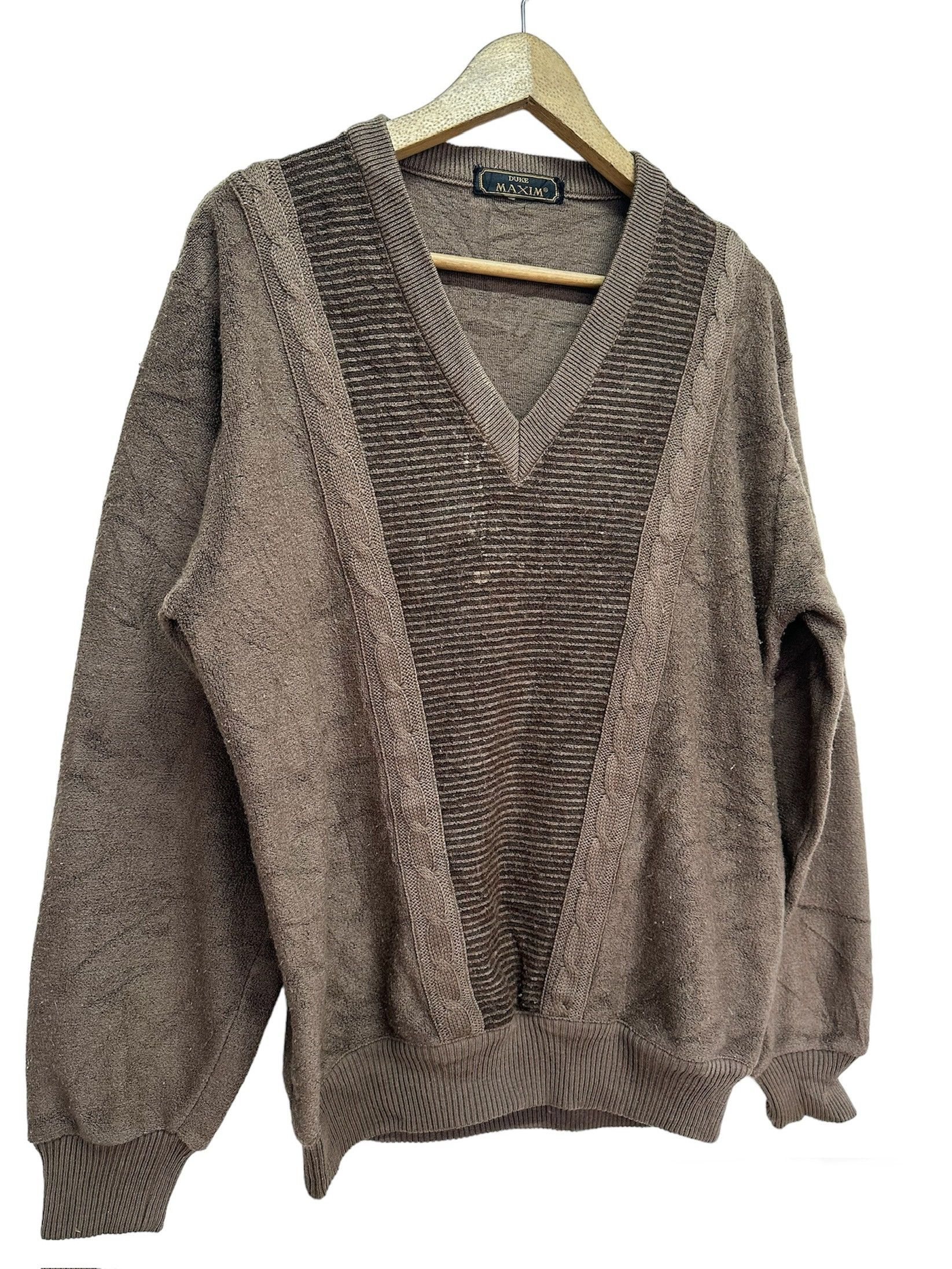 Vintage Maxim Duke V-Neck Crewneck Sweatshirt Menswear