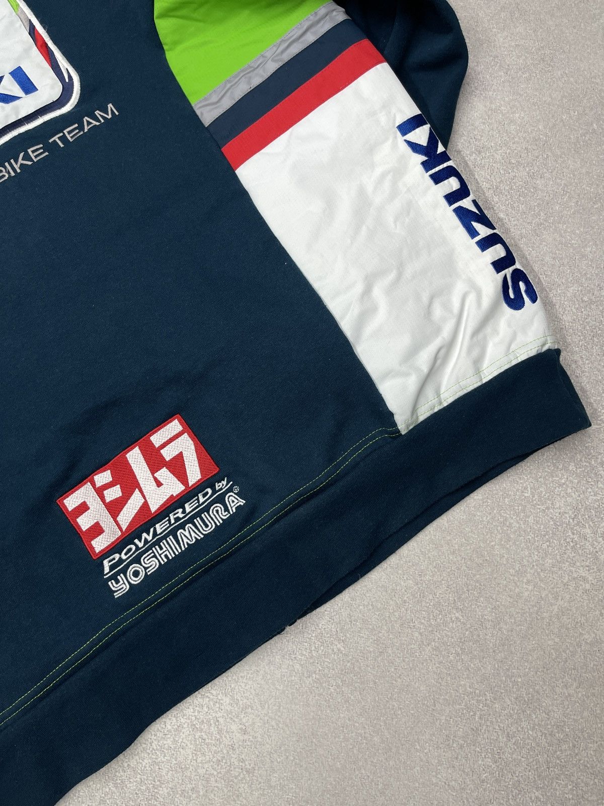 Formula 1 Suzuki Fixi Crescent Racing Superbike Team Hoodie Yoshimura Size US L / EU 52-54 / 3 - 13 Thumbnail