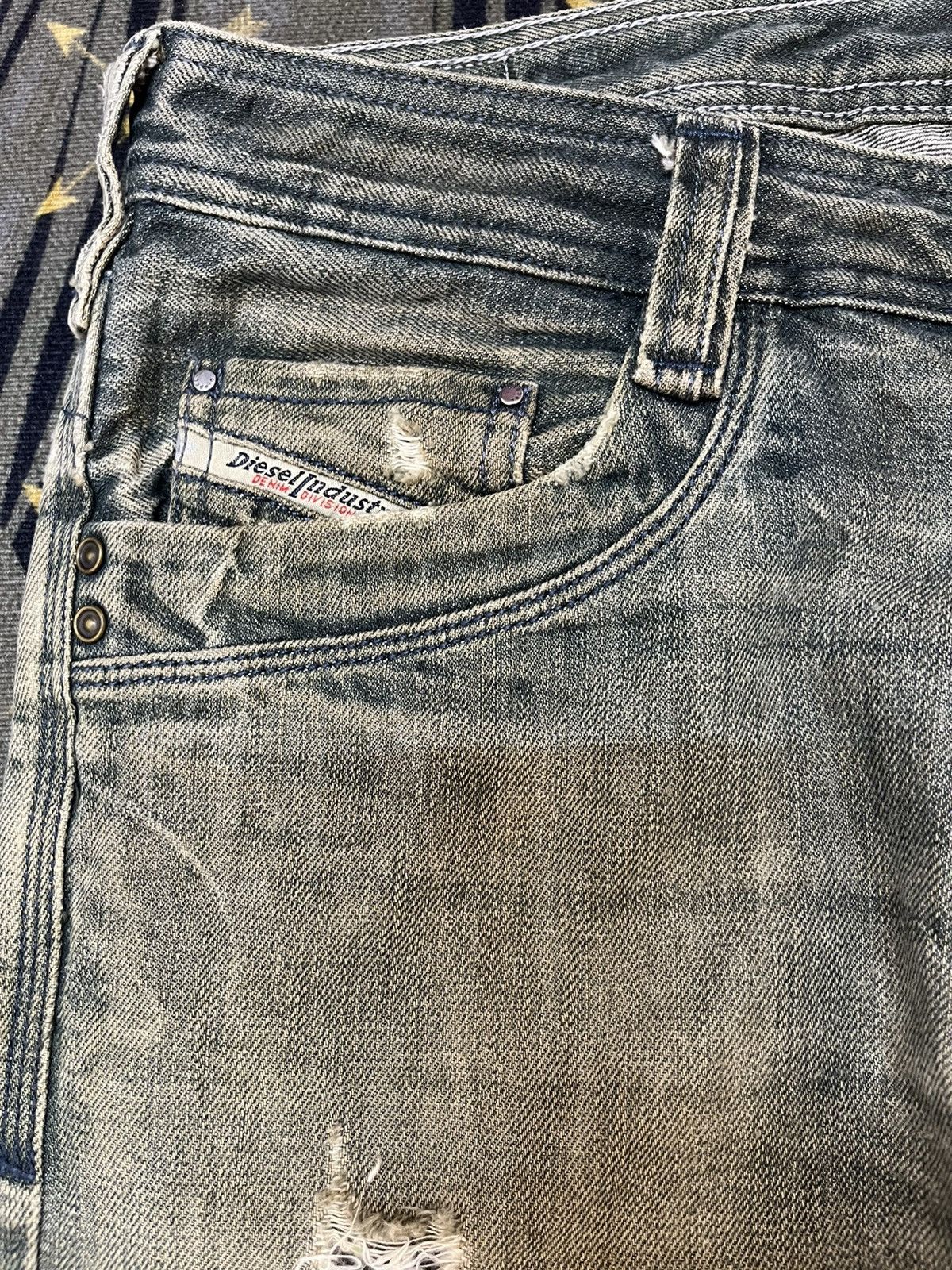 Diesel × Diesel Black Gold × Le Grande Bleu (L.G.B.) Vintage Diesel Timmen Mossy Green Mudwash Denim Size US 31 - 12 Thumbnail