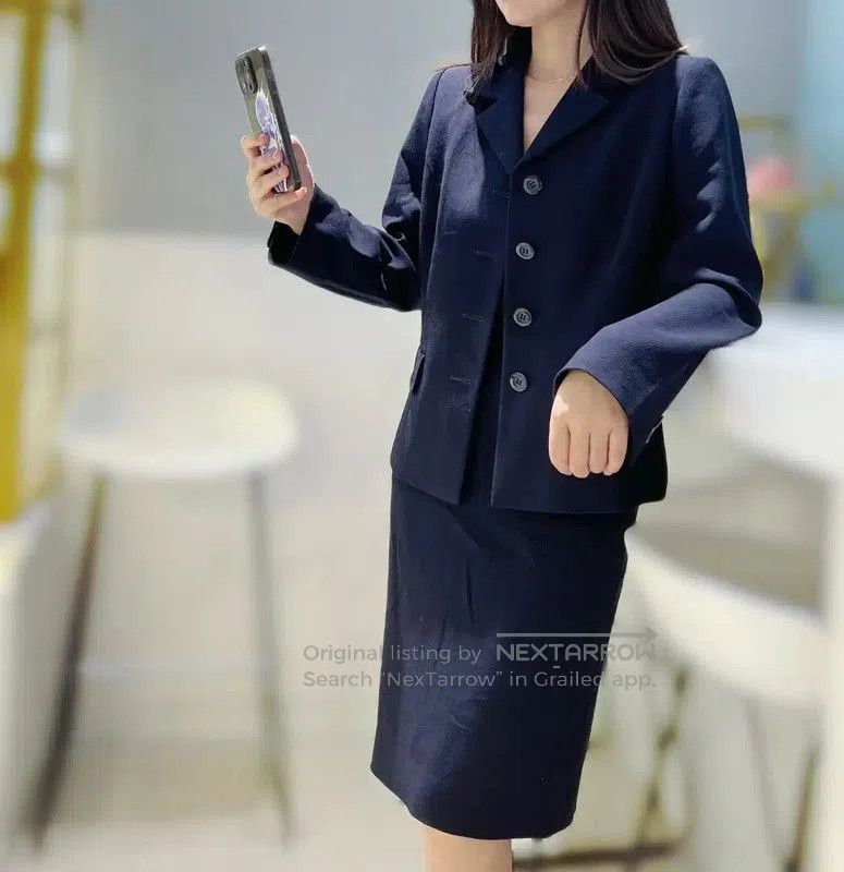 Burberry Burberry Women's Navy Wool Blazer and Skirt Set. Size XXS / US 00 / IT 34 - 6 Thumbnail