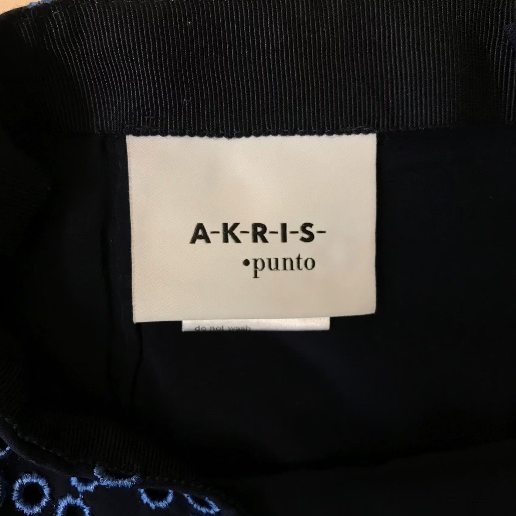 Vintage Akris Punto Navy Blue Geometric Print Pencil Skirt Women US 4 Size 27" / US 4 / IT 40 - 7 Thumbnail