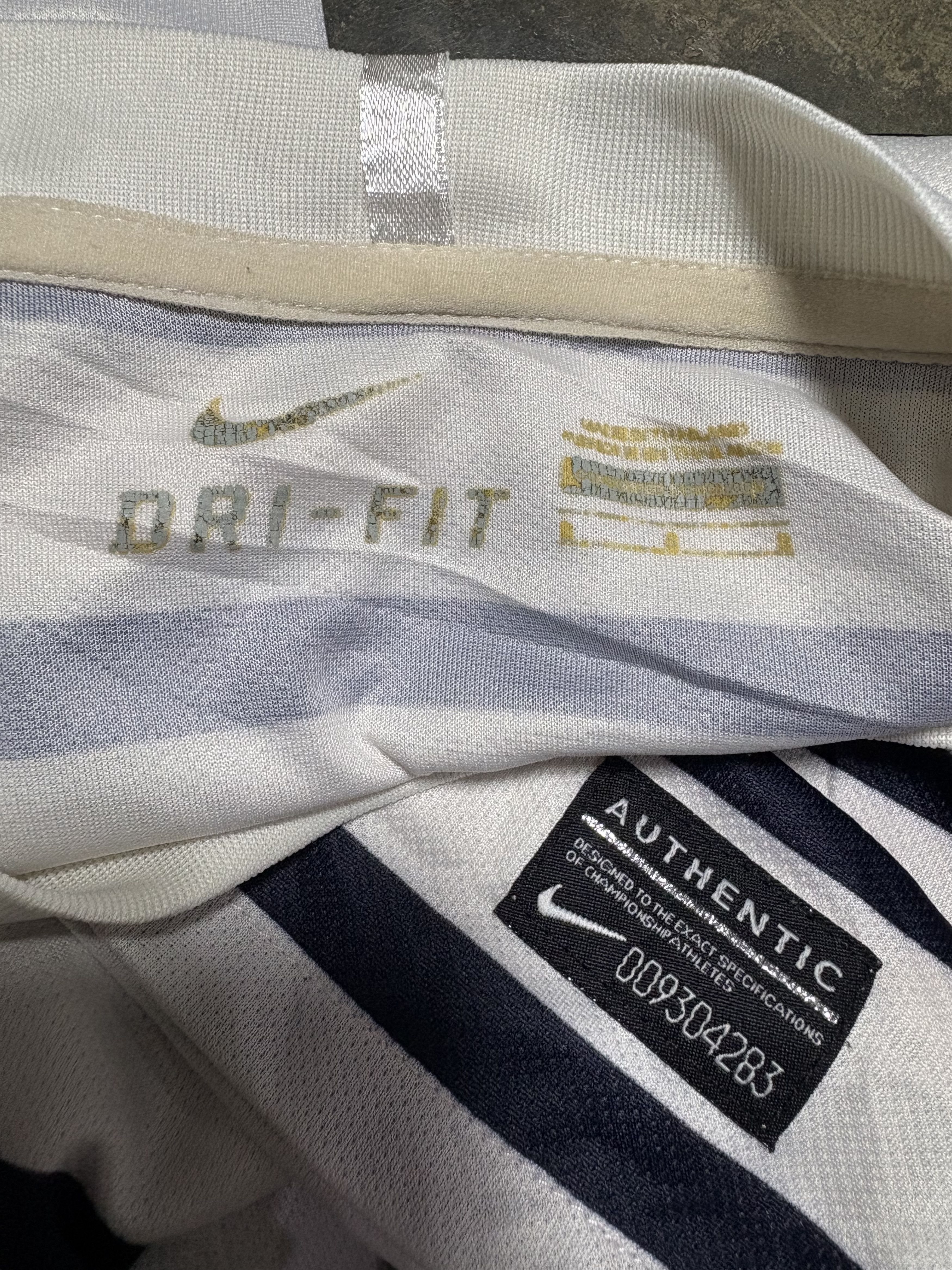 Nike Jersey france 2011 away Size US M / EU 48-50 / 2 - 4 Thumbnail