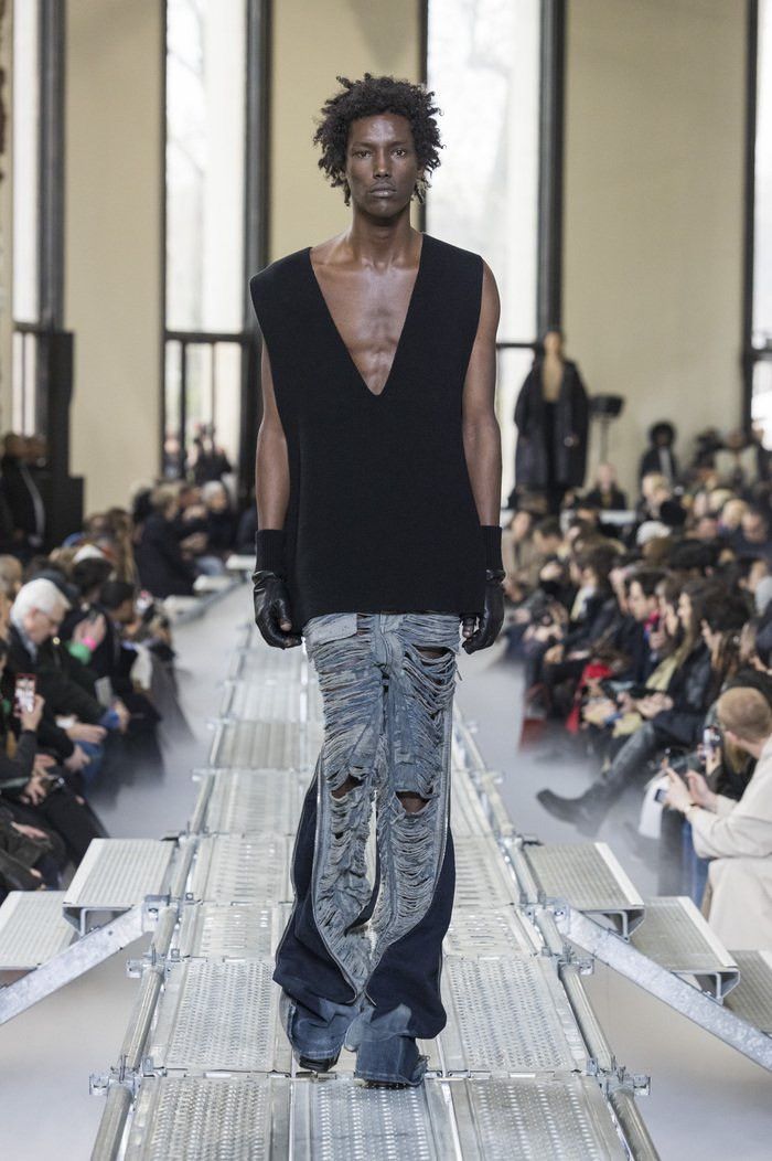 Rick Owens FW23 LUXOR RUNWAY BANANA IN 13OZ MINERA SHREDDED DENIM Size US 34 / EU 50 - 3 Thumbnail