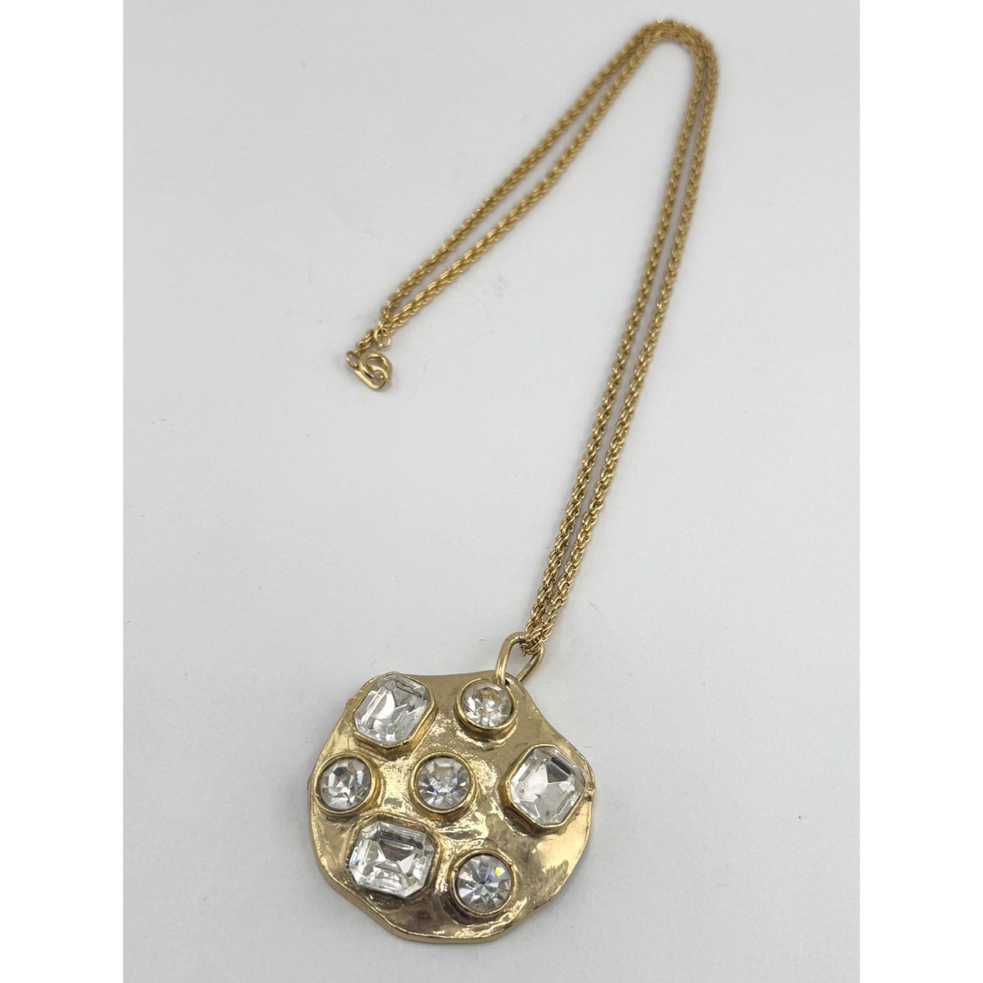 Vintage Vintage glass rhinestone hammered gold pendant necklace Size ONE SIZE - 3 Thumbnail