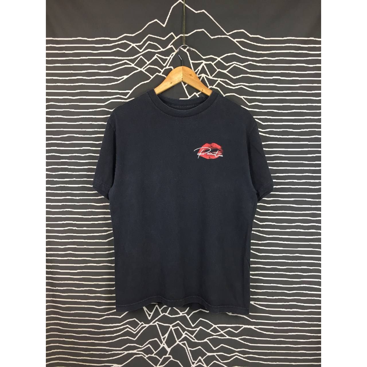 Primitive Primitive Skateboarding Lover Sexy Lips Graphic Tee Size M Size US M / EU 48-50 / 2 - 4 Thumbnail