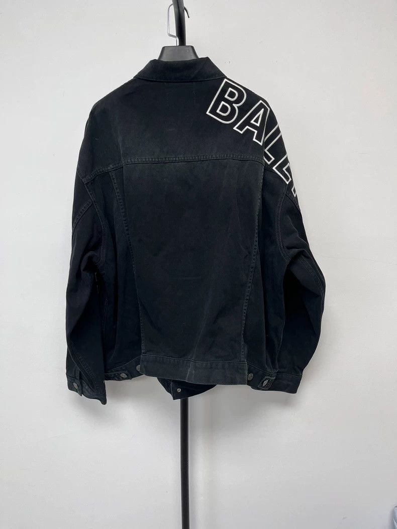 Balenciaga Balenciaga Logo monogrammed square-neck single-breasted lo Size US M / EU 48-50 / 2 - 2 Thumbnail