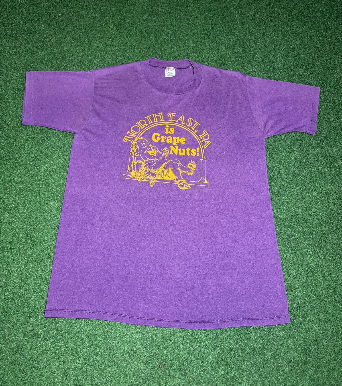 Vintage Northeast Is Grape Nuts Vineyard 70s 80s M/L 20x28 T Shirt Size US L / EU 52-54 / 3 - 1 Thumbnail