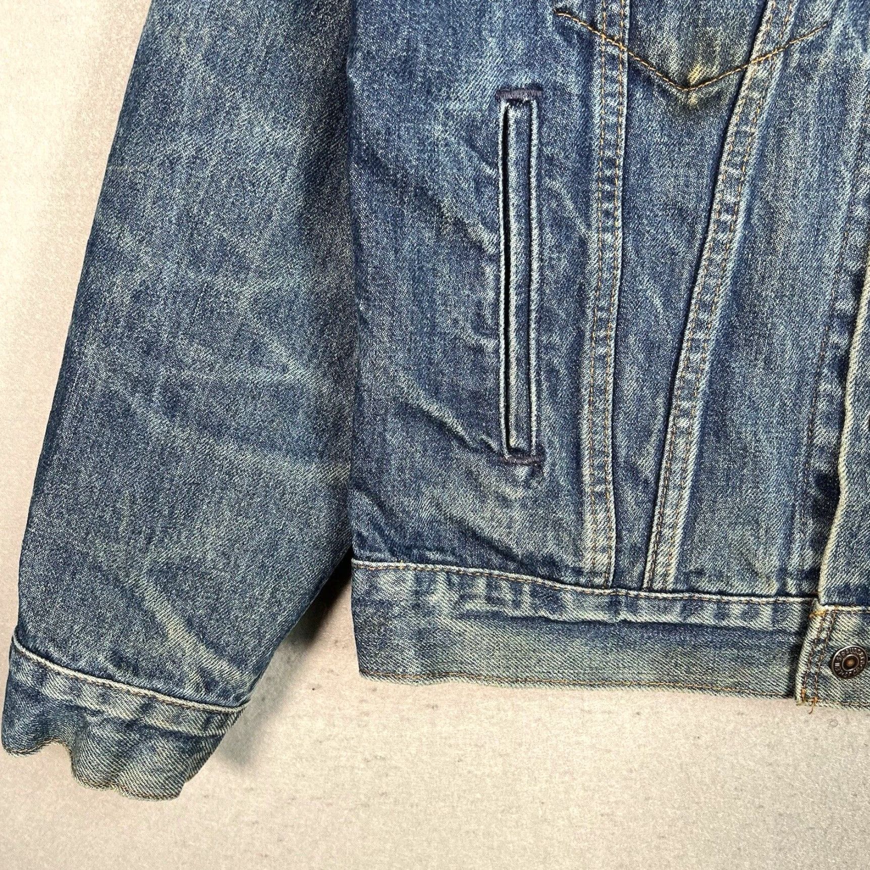 Levi's VINTAGE Levi's Denim Trucker Jacket Mens 38 Blue 80s Levis Strauss Shirt Jacket Mens Size US XXS / EU 40 - 5 Thumbnail