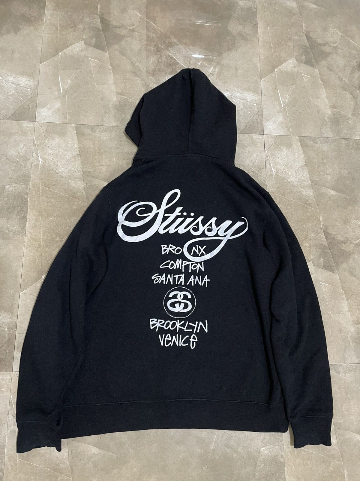 Stussy stussy world tour Size US M / EU 48-50 / 2 - 1 Thumbnail