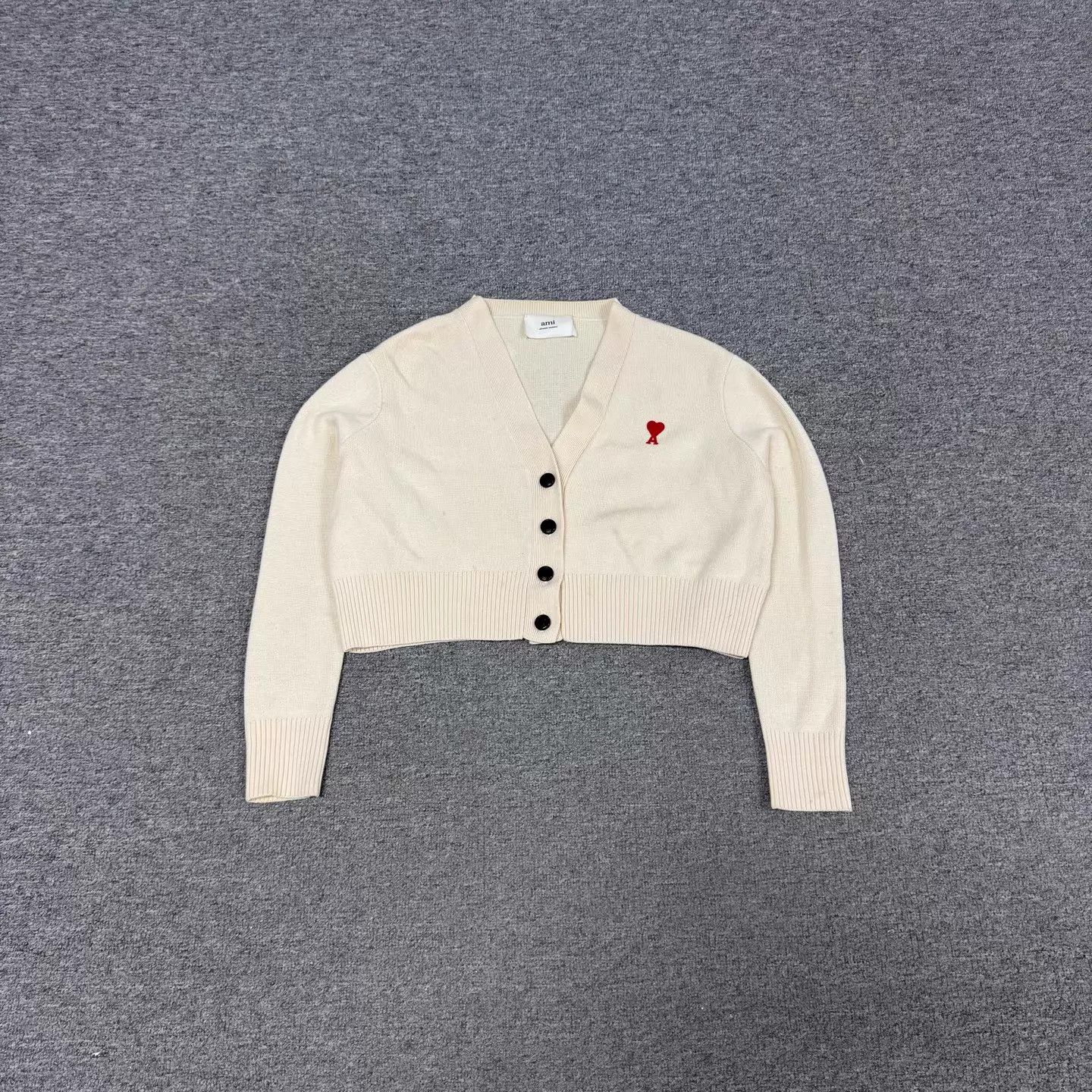 AMI Ami Heart Logo Single-Breasted Wool Knit Cardigan XS 99N Size XS / US 0-2 / IT 36-38 - 1 Thumbnail