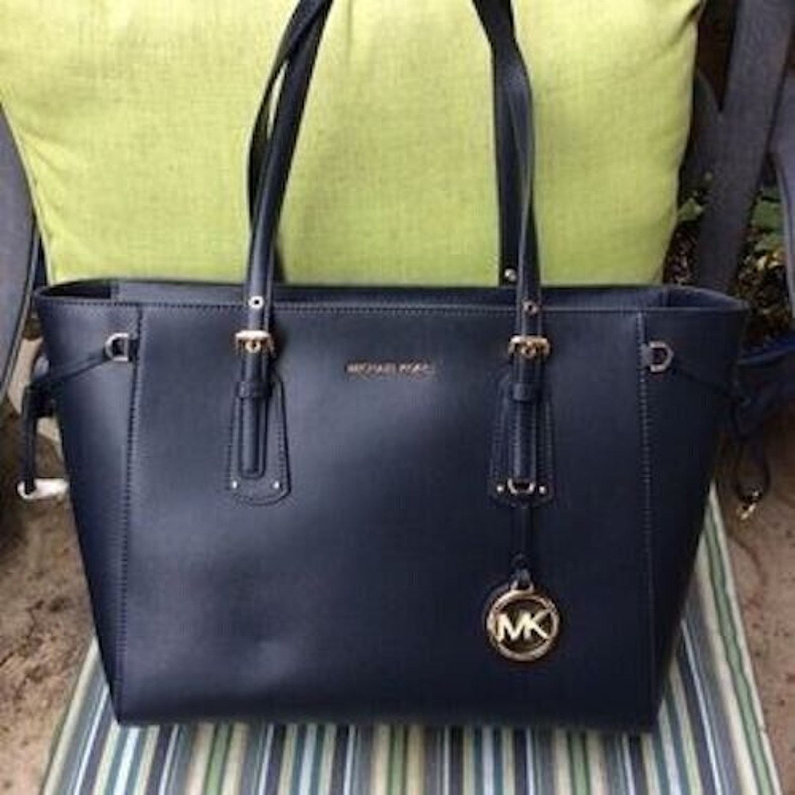Michael Kors Michael Kors Womens Large Navy Blue Tote NWT Size ONE SIZE - 6 Thumbnail