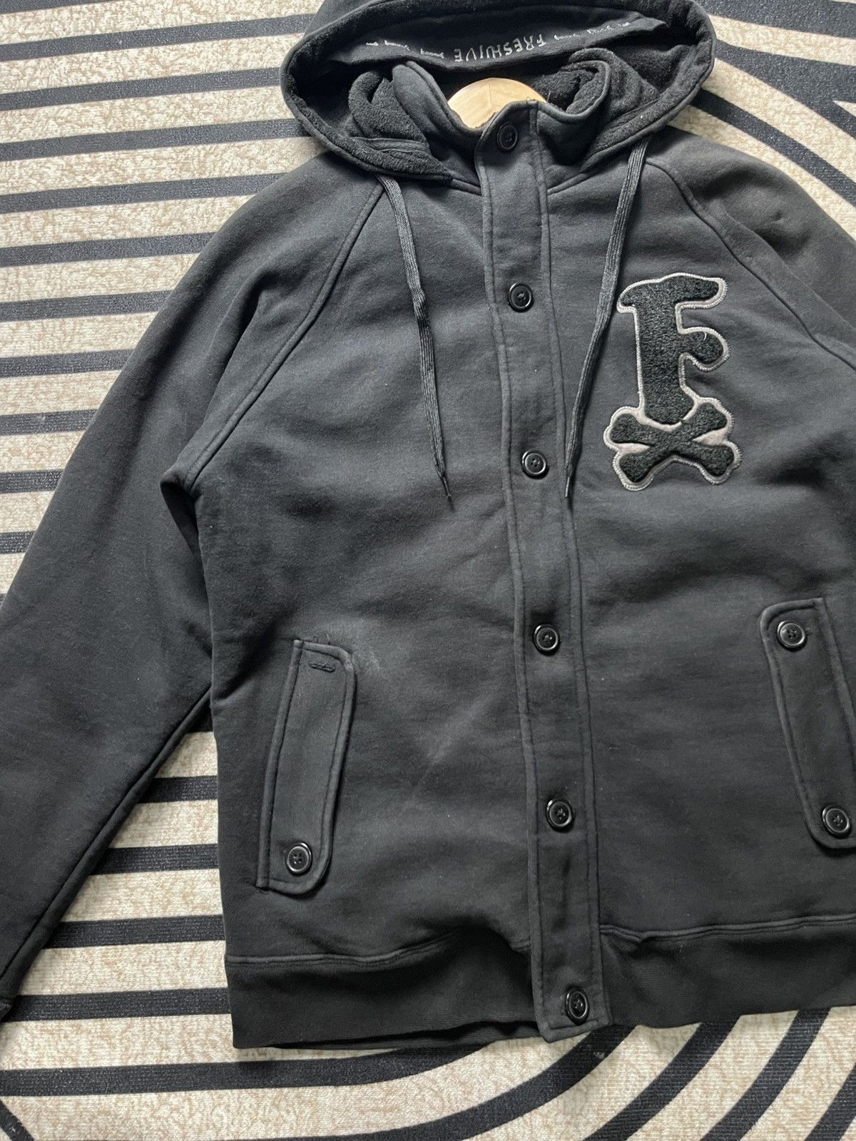 Freshjive 2000s FRESHJIVE HOODIE ZIPPER BUTTON RARE DESIGN Size US M / EU 48-50 / 2 - 4 Thumbnail