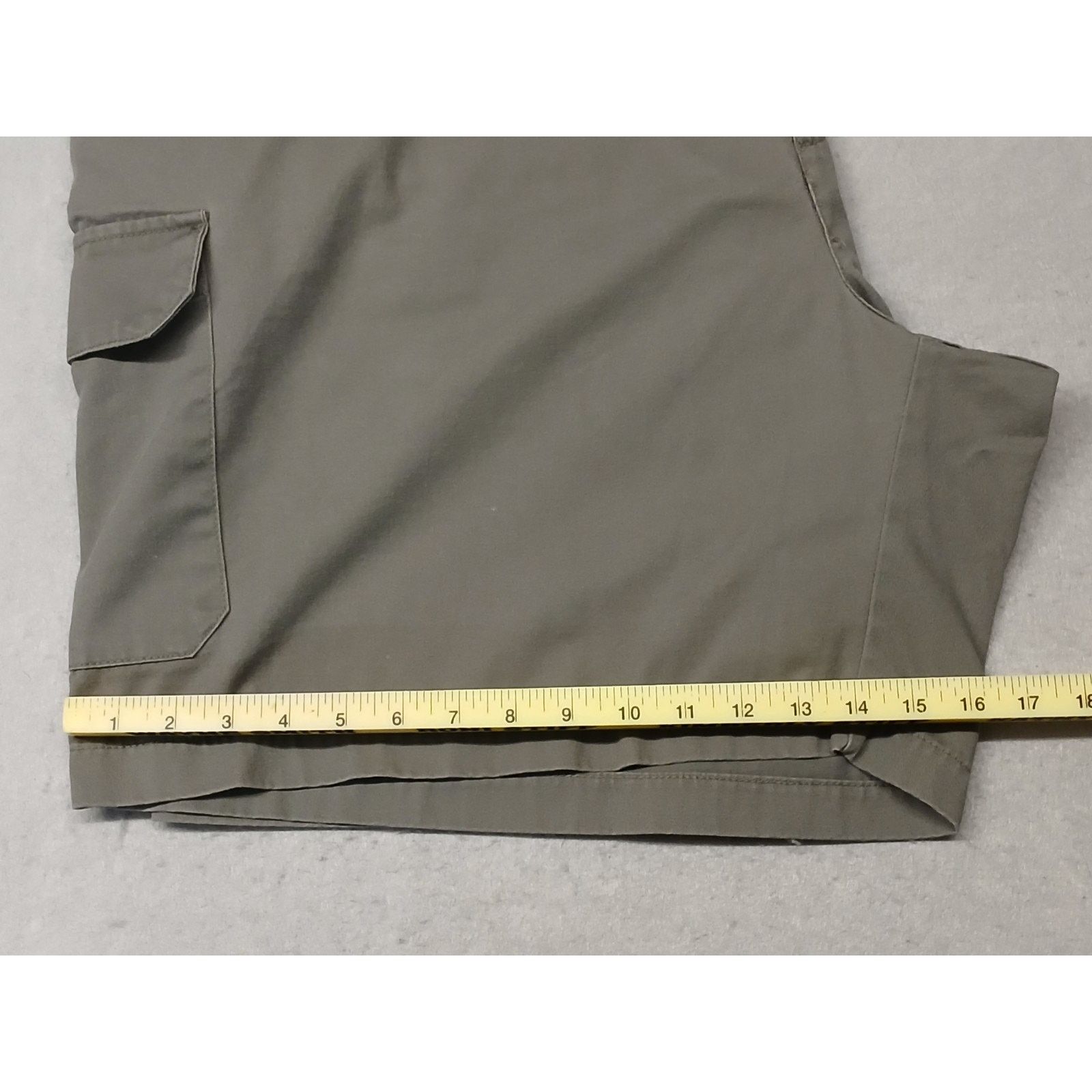 Other Canyon Ridge (52) Men's Gray Cargo Khaki Relaxed Shorts Size US 36 / EU 52 - 7 Thumbnail