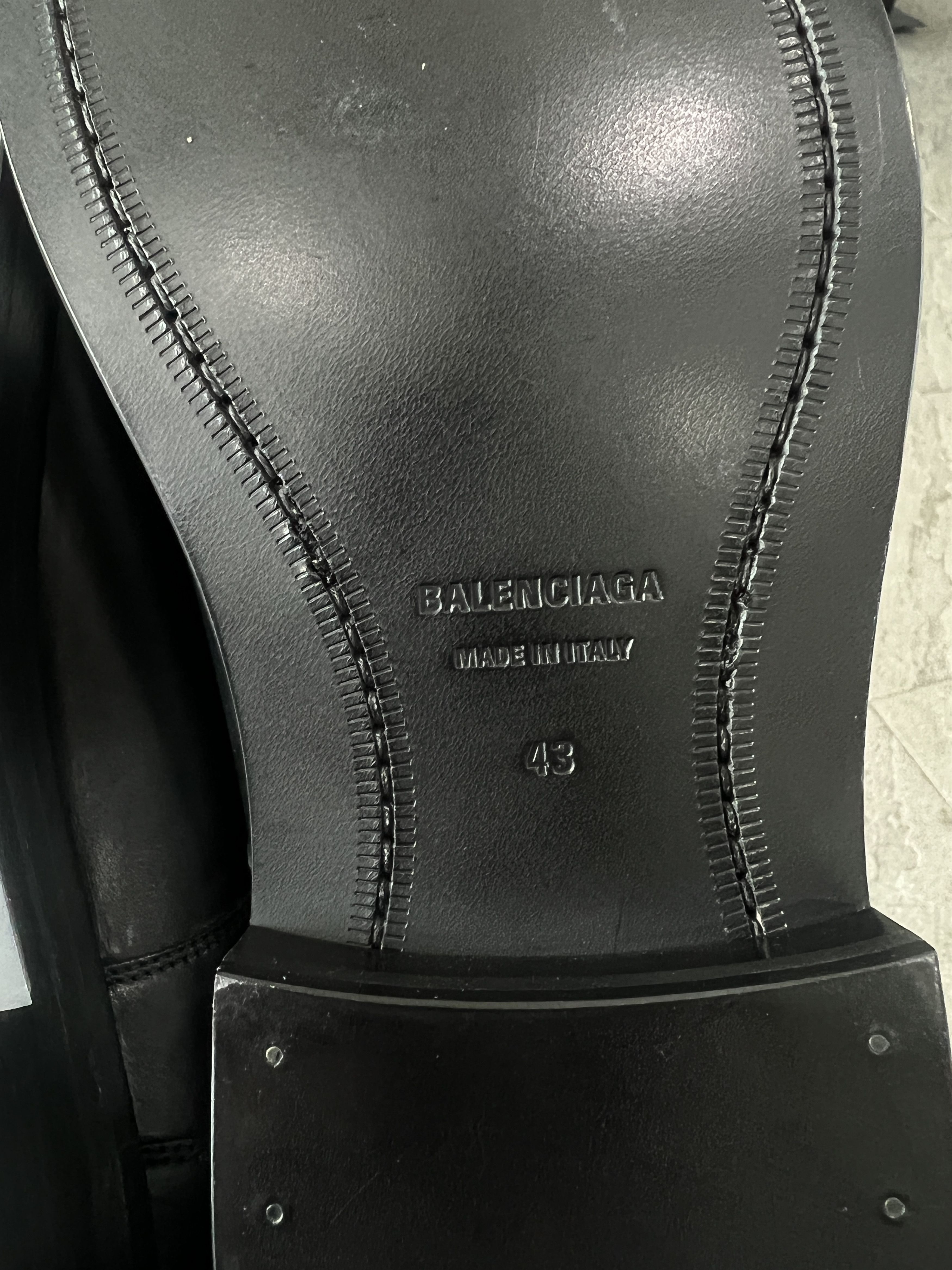 Balenciaga Balenciaga Black Leather Derby Shoes Logo Sole 43 Size US 10 / EU 43 - 10 Thumbnail
