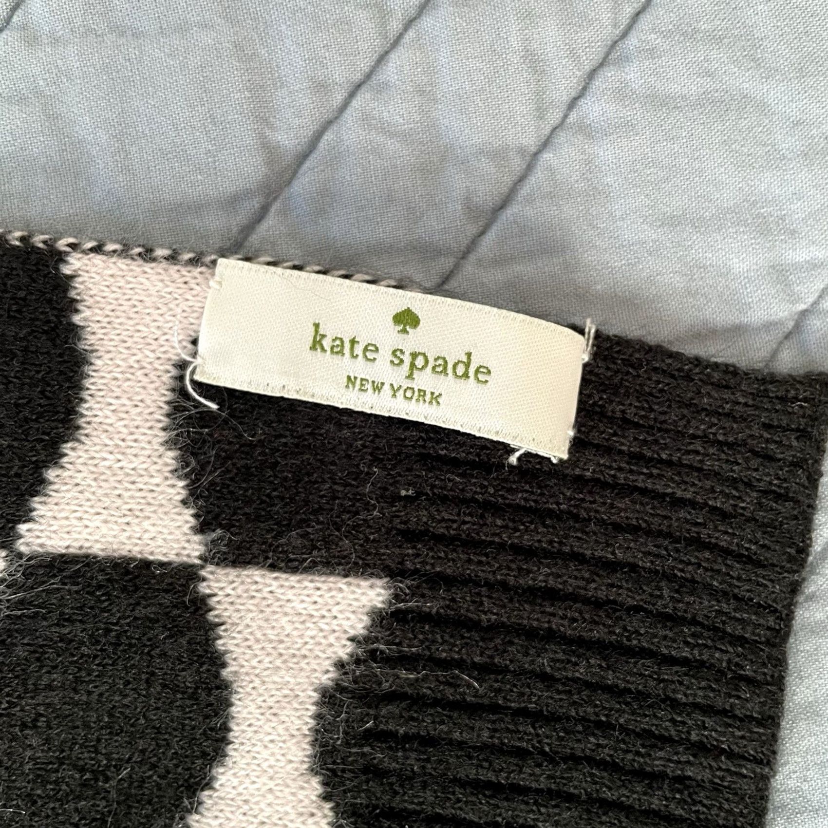 Vintage VINTAGE Kate Spade New York Signature Bow Tie Reversible Knit Scarf Black Womens Winter 70” 9” Scarf Bow Tie Designer Signature A11 Size ONE SIZE - 2 Thumbnail