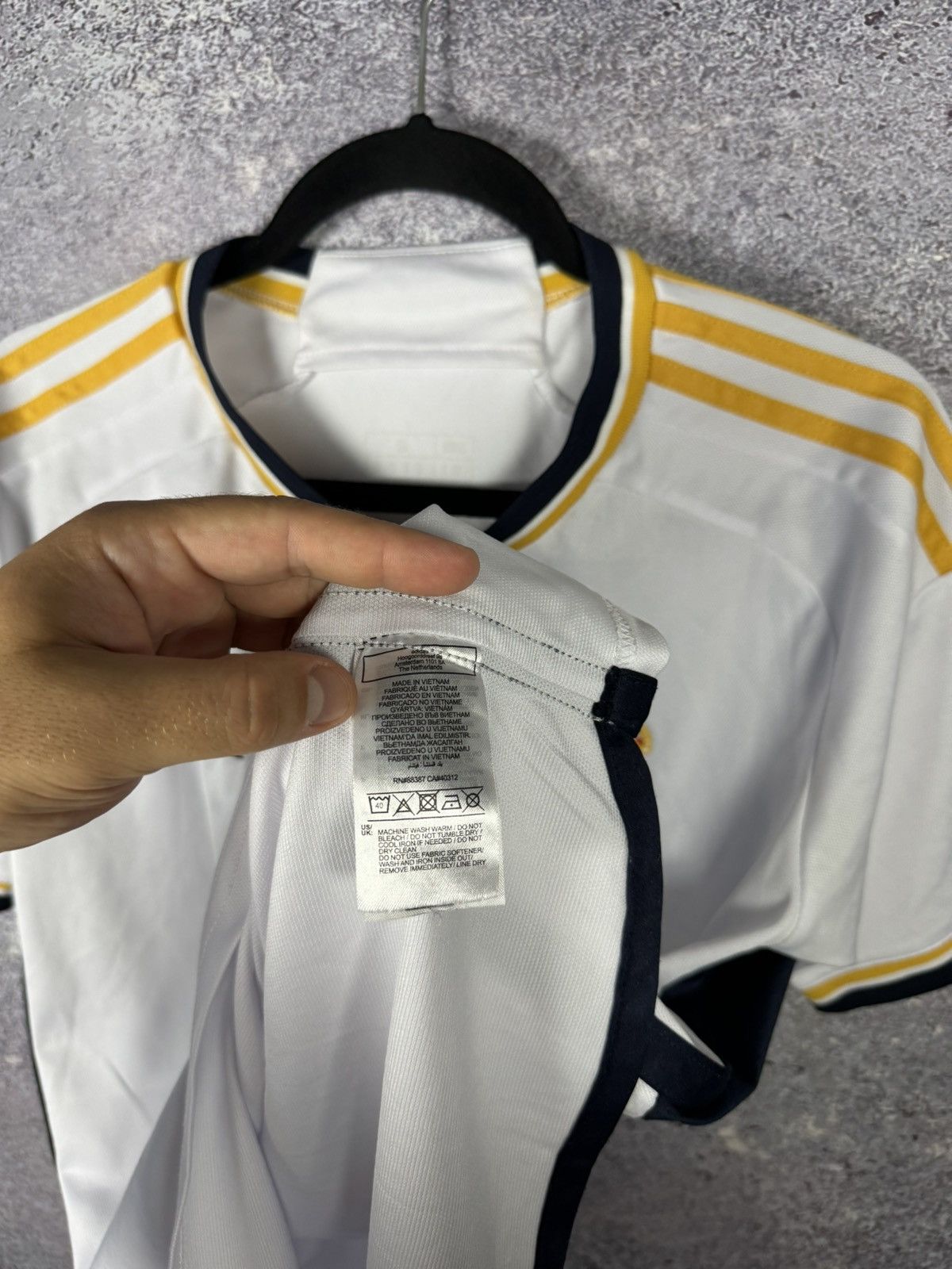 Vintage BELLINGHAM Real Madrid 2023/24 Fan Soccer Jersey Small Size US S / EU 44-46 / 1 - 12 Thumbnail