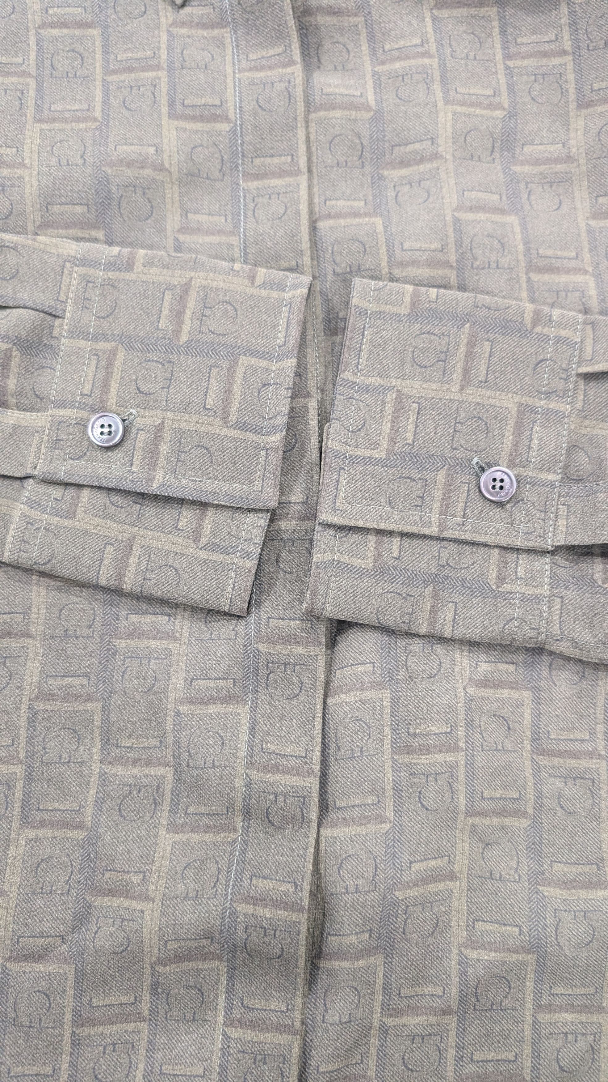 Salvatore Ferragamo FERRAGAMO Sheer Monogram Silk Blouse Size S / US 4 / IT 40 - 5 Thumbnail