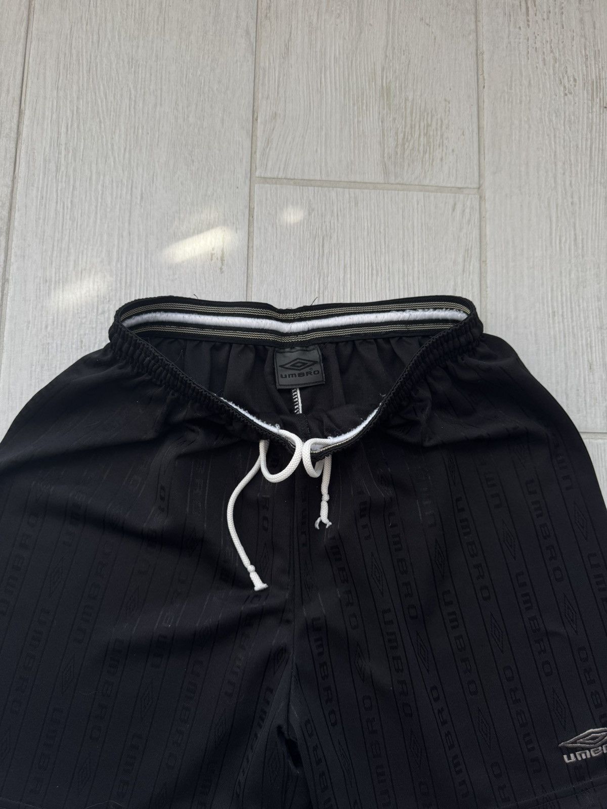Umbro Vintage 90s Umbro Monogram Football Shorts Black Silver M Size US 32 / EU 48 - 5 Thumbnail