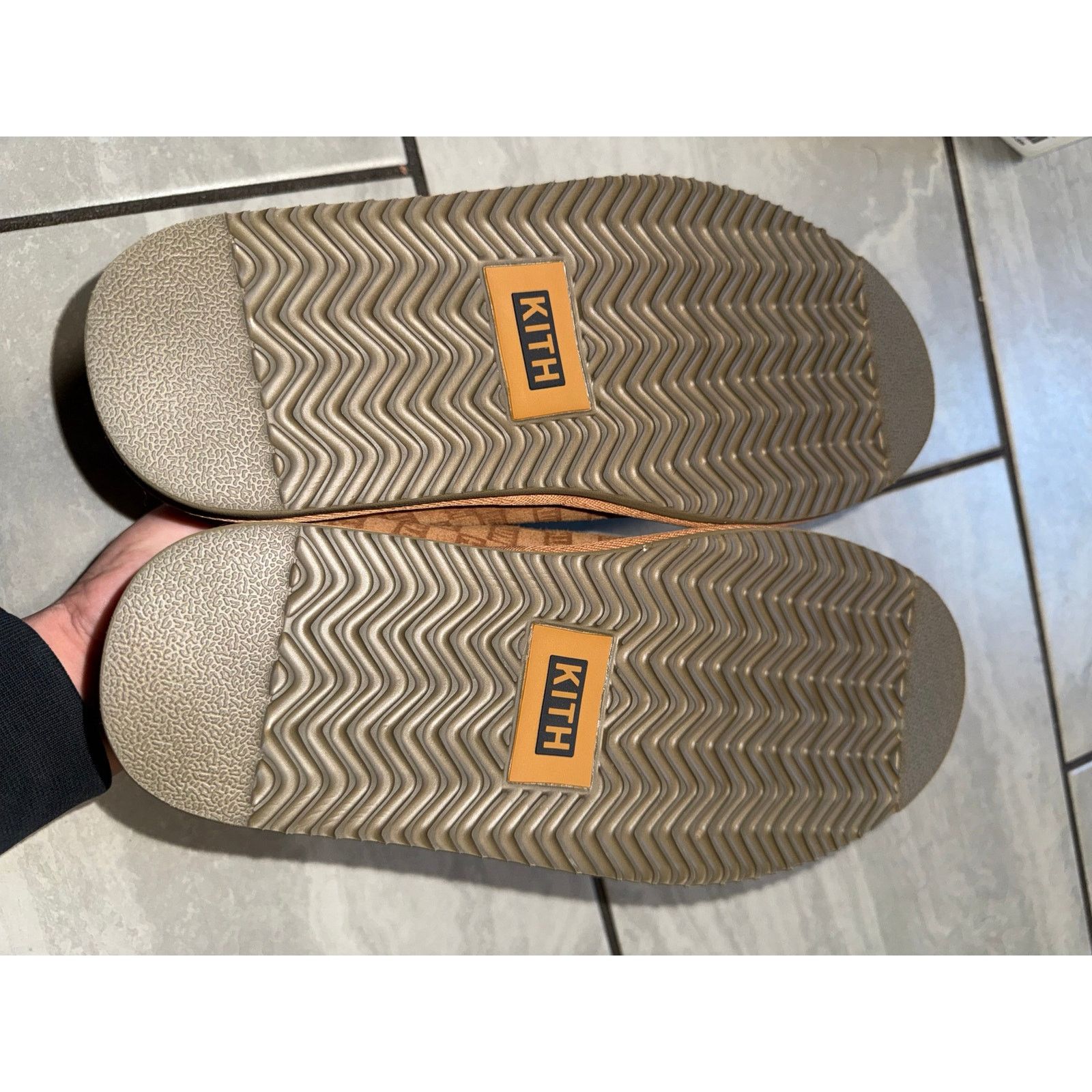 Kith Kithmas uggs loft brand new size 40EU/ 7M New Size US 7 / EU 40 - 4 Thumbnail