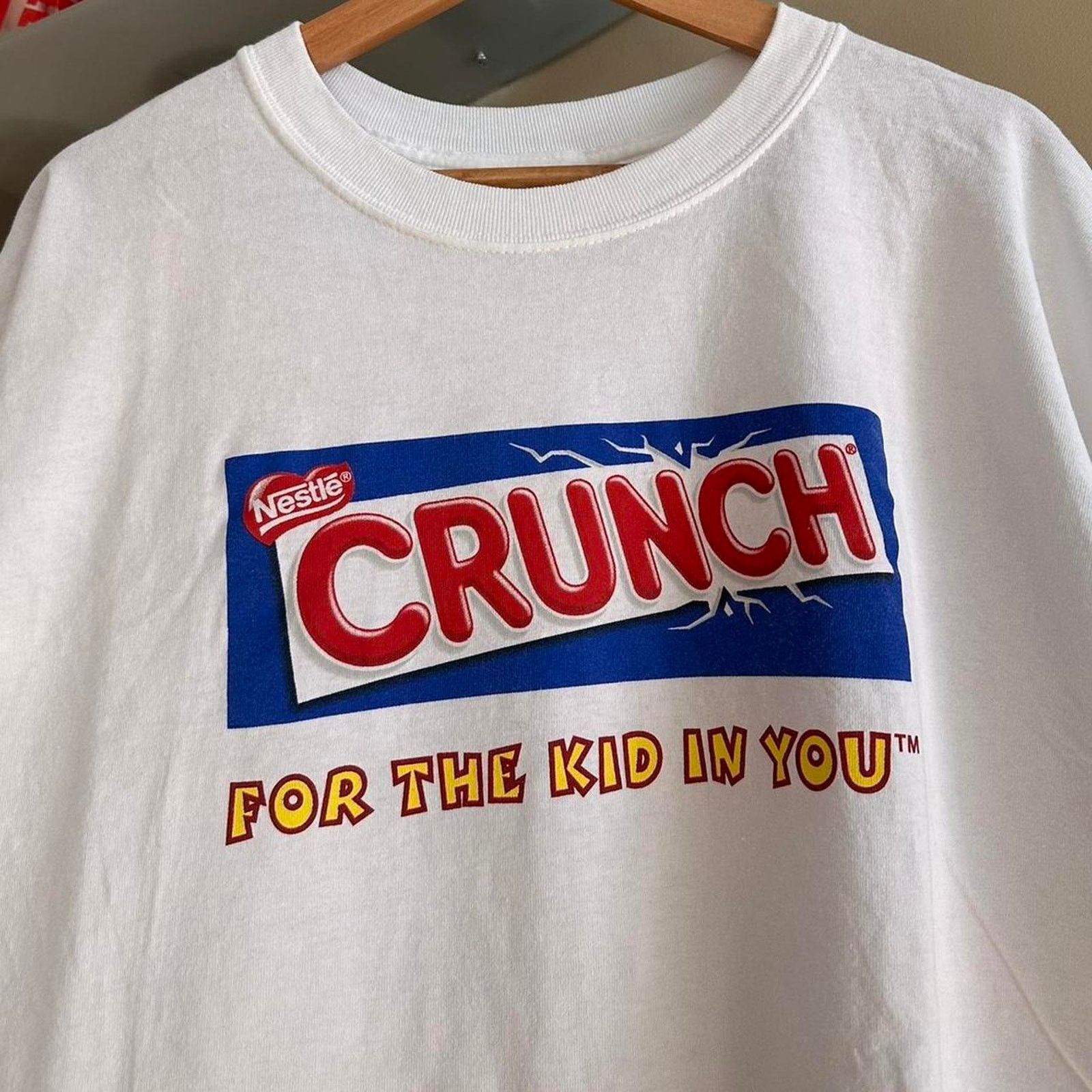 Gildan × Vintage Vintage Nestle Crunch Snack Shirt Size US XL / EU 56 / 4 - 3 Thumbnail