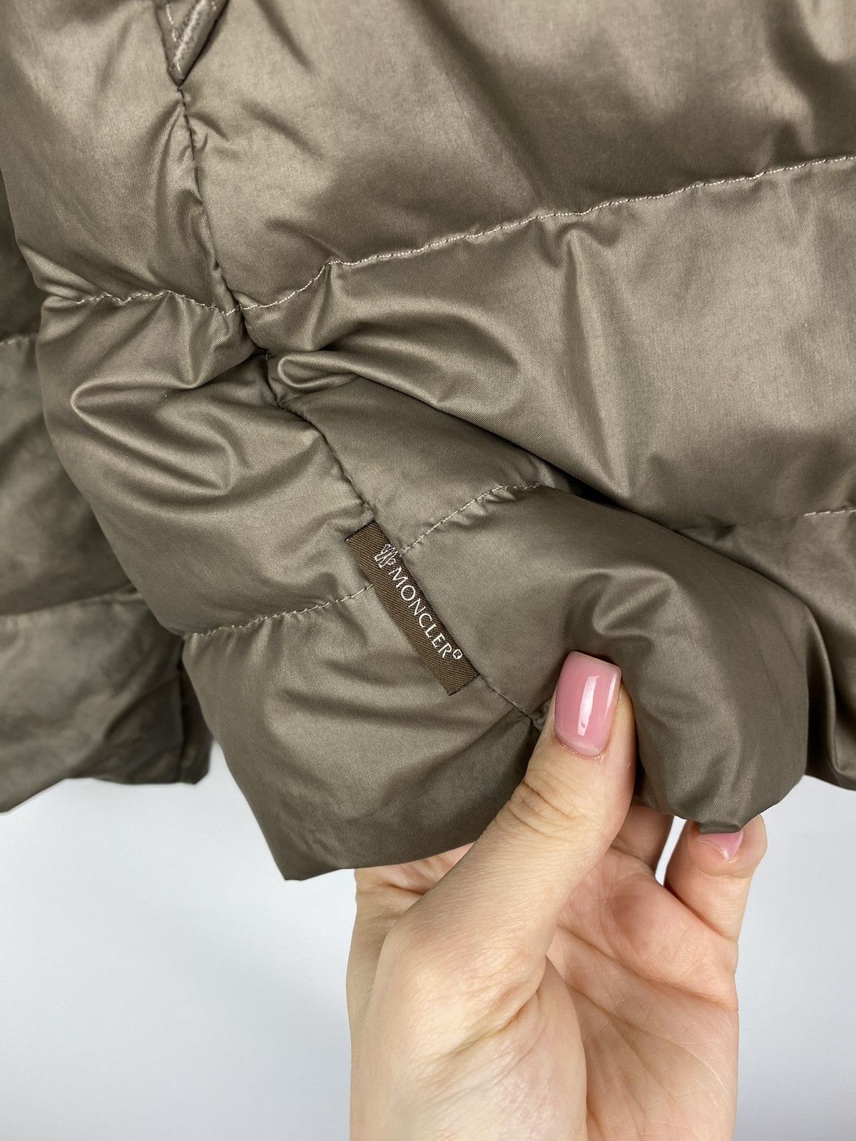 Moncler Moncler Angers Giubbotto ladies fur puffer jacket size 1 Size XS / US 0-2 / IT 36-38 - 14 Thumbnail
