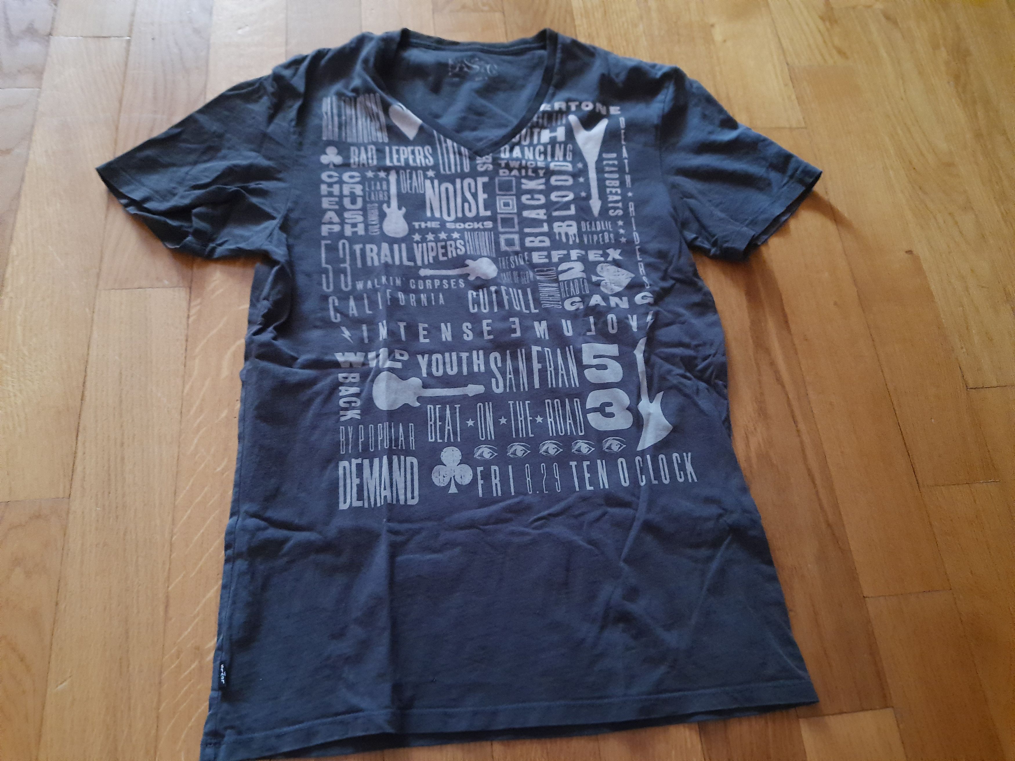 Band Tees Levis Rock Vintage T Shirt Size US M / EU 48-50 / 2 - 1 Thumbnail
