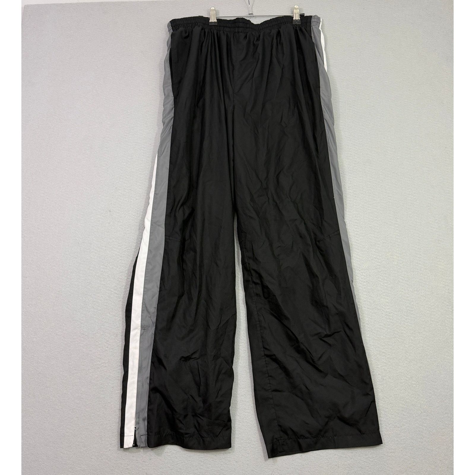 Vintage Vintage Athletic Works Windbreaker Track Pants Men's Large Size US 36 / EU 52 - 1 Thumbnail