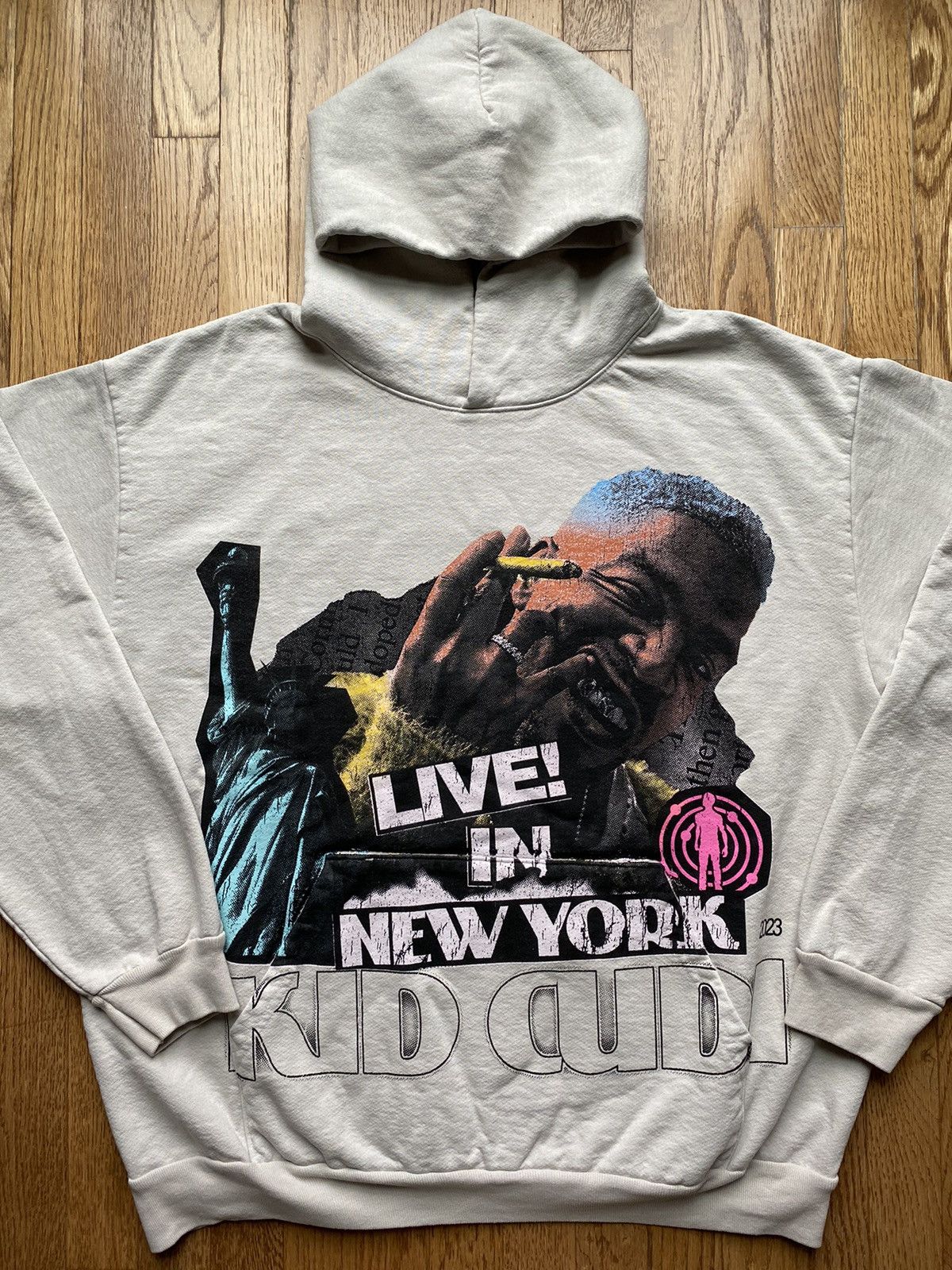 image of Kid Cudi Live In Nyc Hoodie in Beige (Size XL)