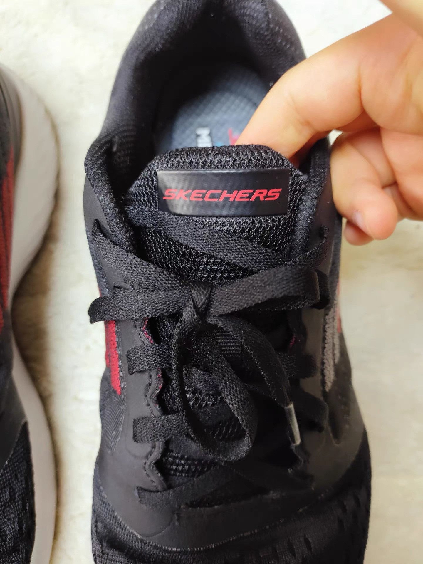 SKECHERS Skechers Men's New Walking Shoes K29 Size US 11 / EU 44 - 2 Thumbnail