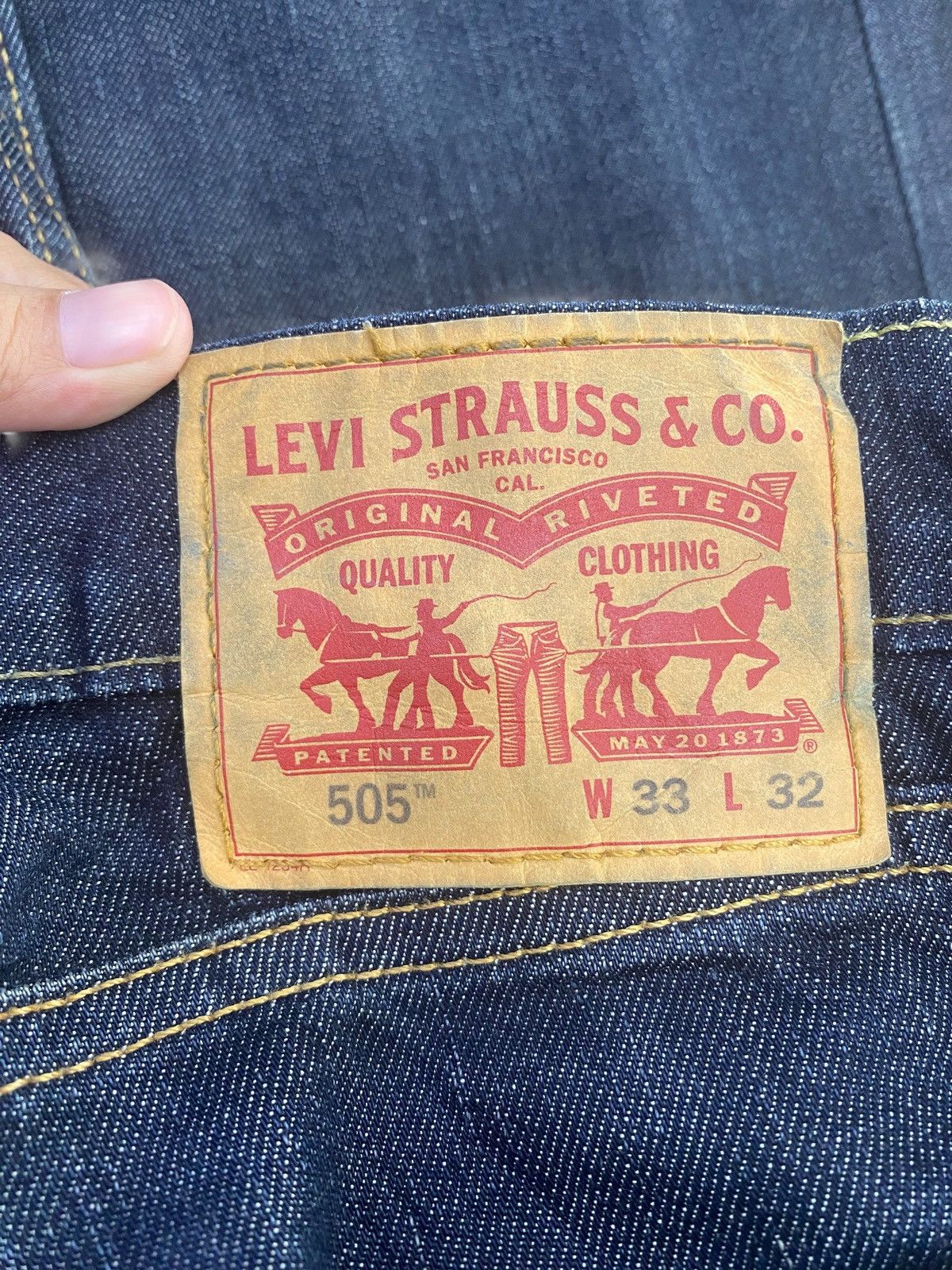 Levi's Levi’s 505 Dark Blue Wash Style Loose Jeans Size US 33 - 11 Thumbnail