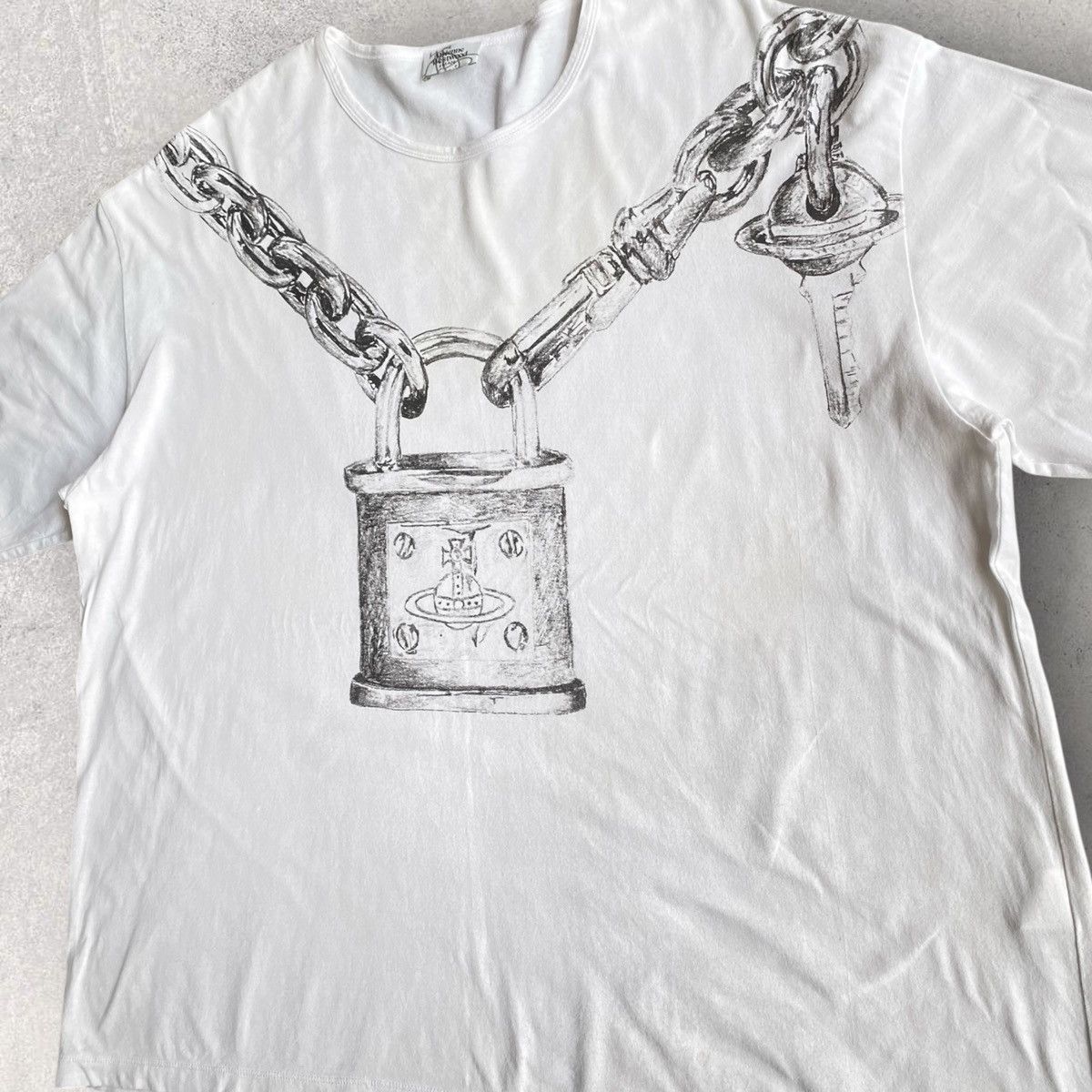 Vivienne Westwood Padlock and Chain Oversize T shirt Size US L / EU 52-54 / 3 - 2 Thumbnail