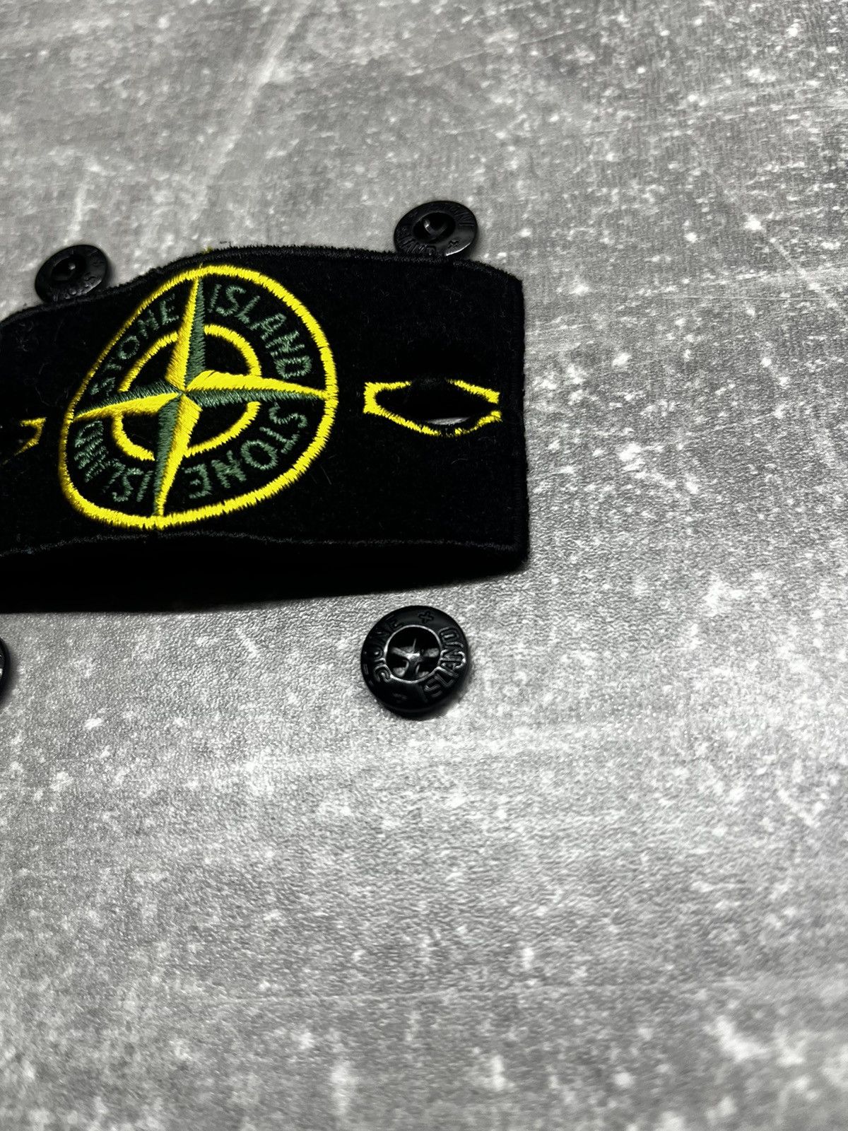 Stone Island × Vintage Stone Island vintage badge compass patch 4 buttons Size ONE SIZE - 3 Thumbnail