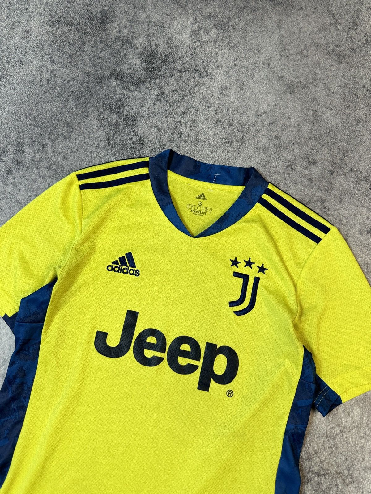 Adidas Adidas Juventus 20/21 Soccer Jersey Blokecore S Rare Casual Size US S / EU 44-46 / 1 - 2 Thumbnail