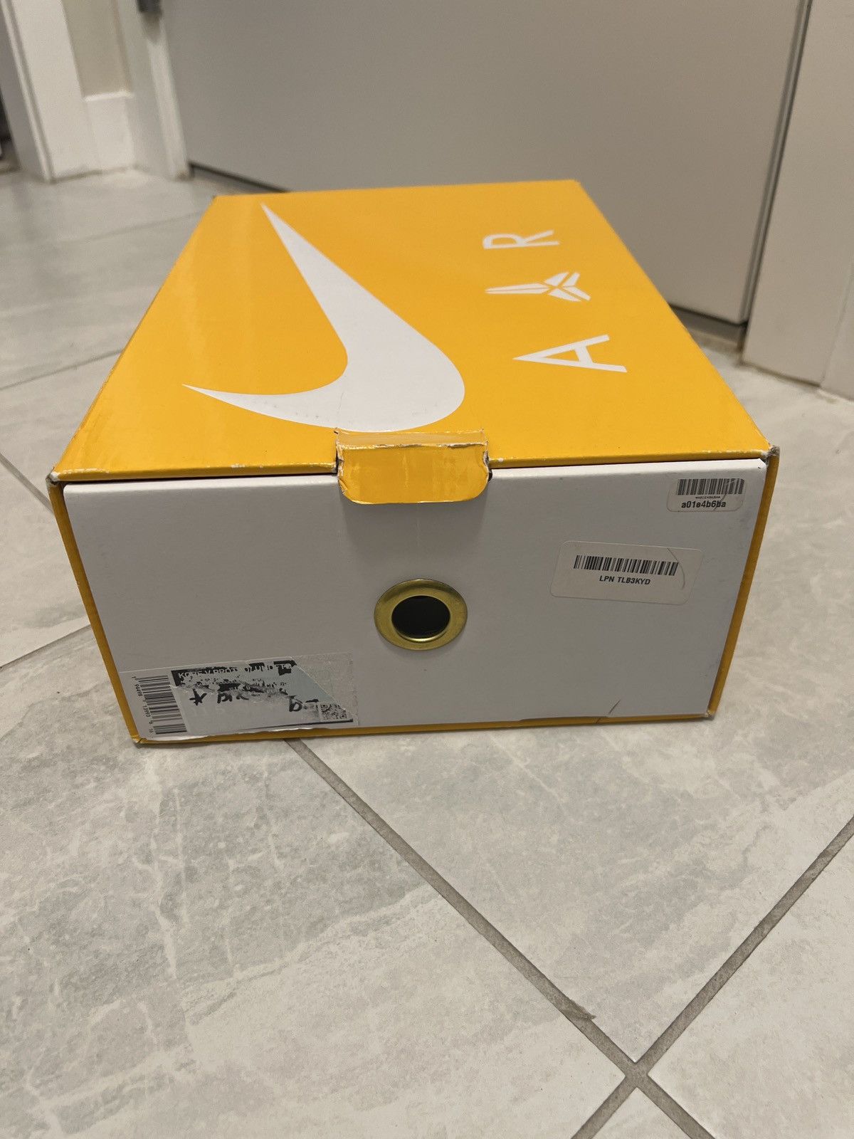 Nike Kobe 5 undefeated hall of fame Size US 10 / EU 43 - 7 Thumbnail